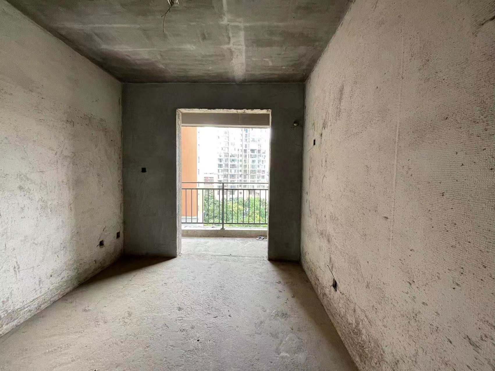 兴质苑住宅小区  4室2厅2卫   84.00万室内图