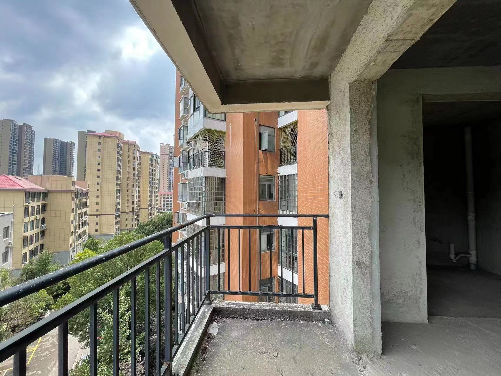 兴质苑住宅小区  4室2厅2卫   84.00万室内图