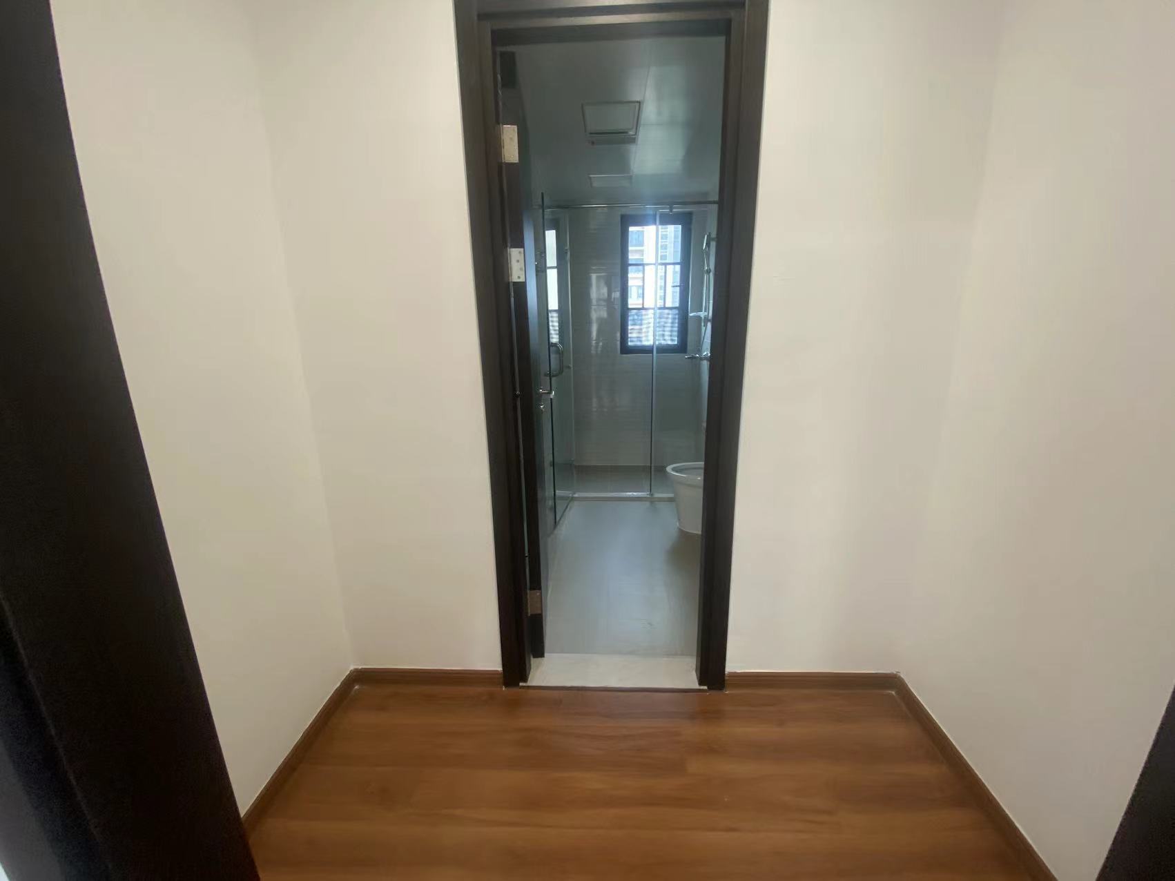 蓝溪谷  4室2厅2卫    90.0万 蓝溪谷  4室2厅2卫    90.0万室内图