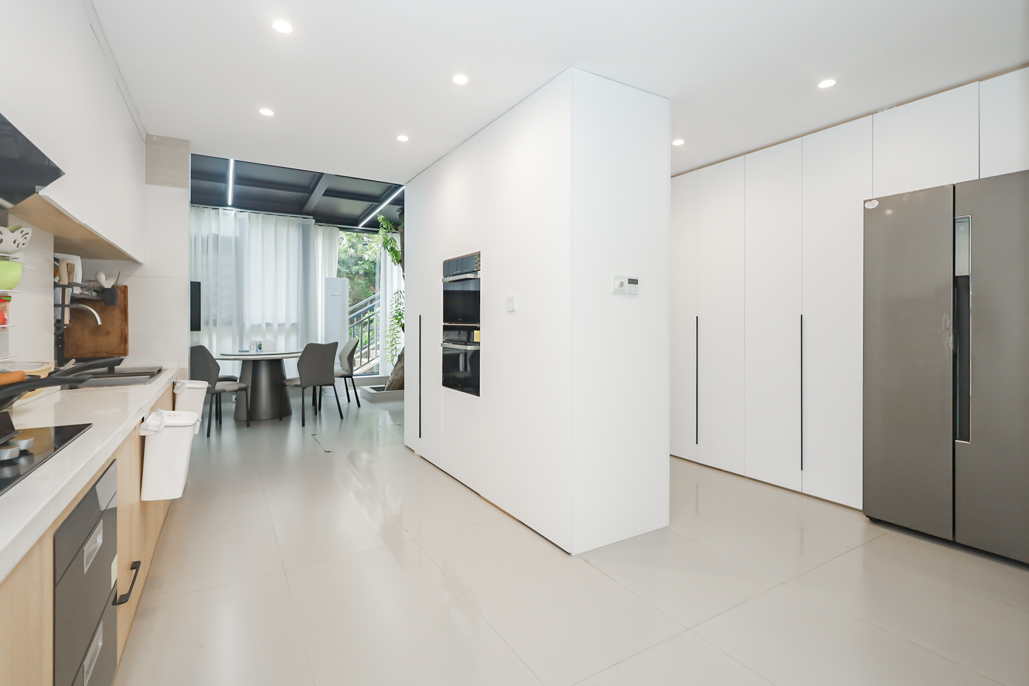 天麓尚层  5室2厅2卫    278.0万厨房