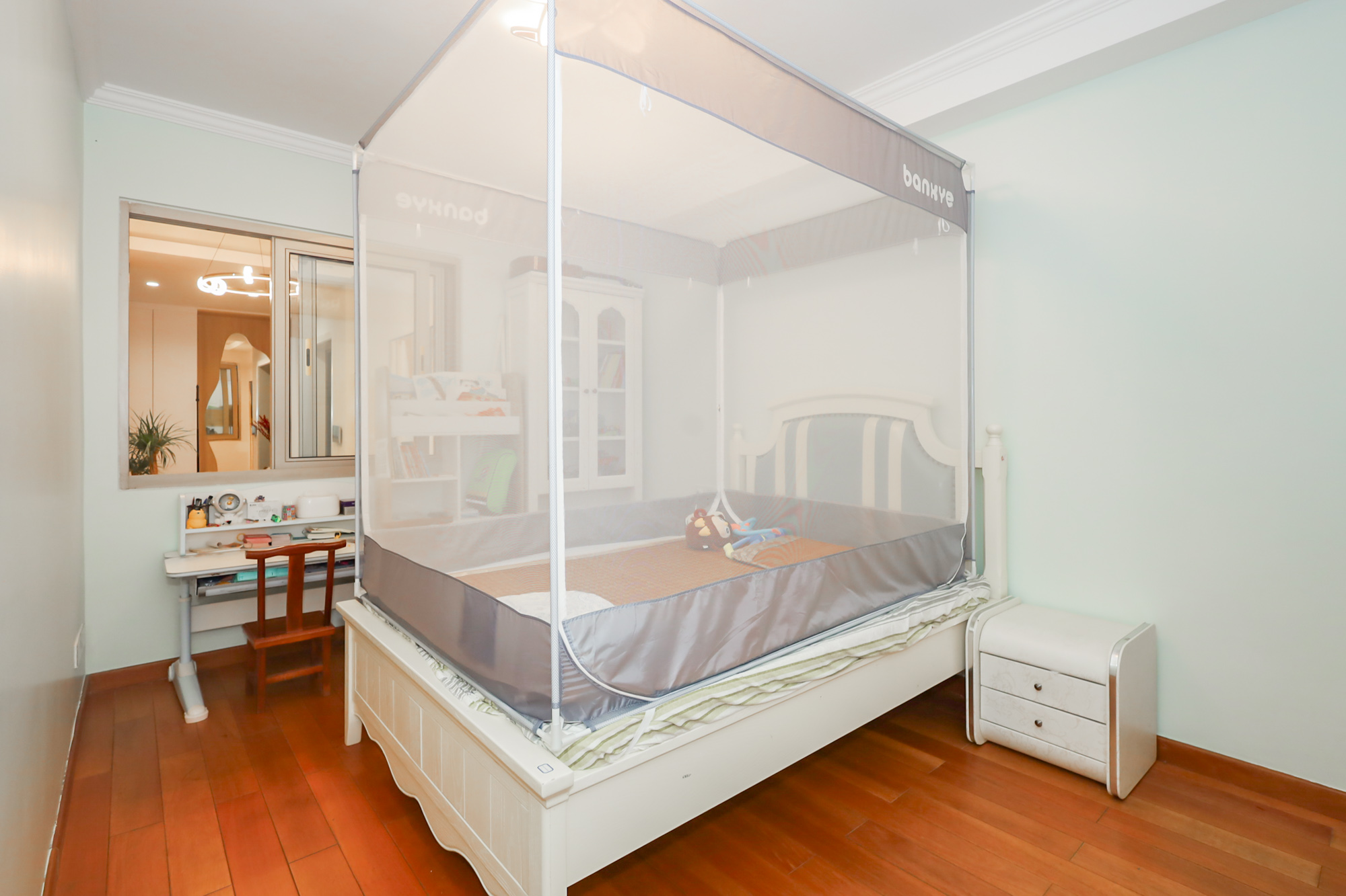 天麓尚层  5室2厅2卫    278.0万卧室