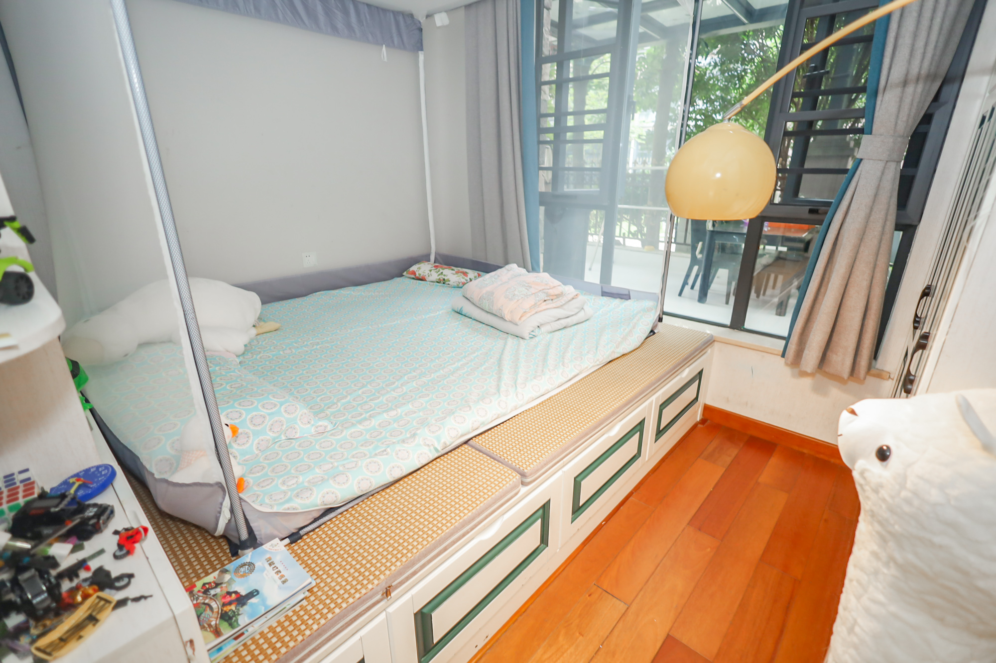 天麓尚层  5室2厅2卫    278.0万卧室