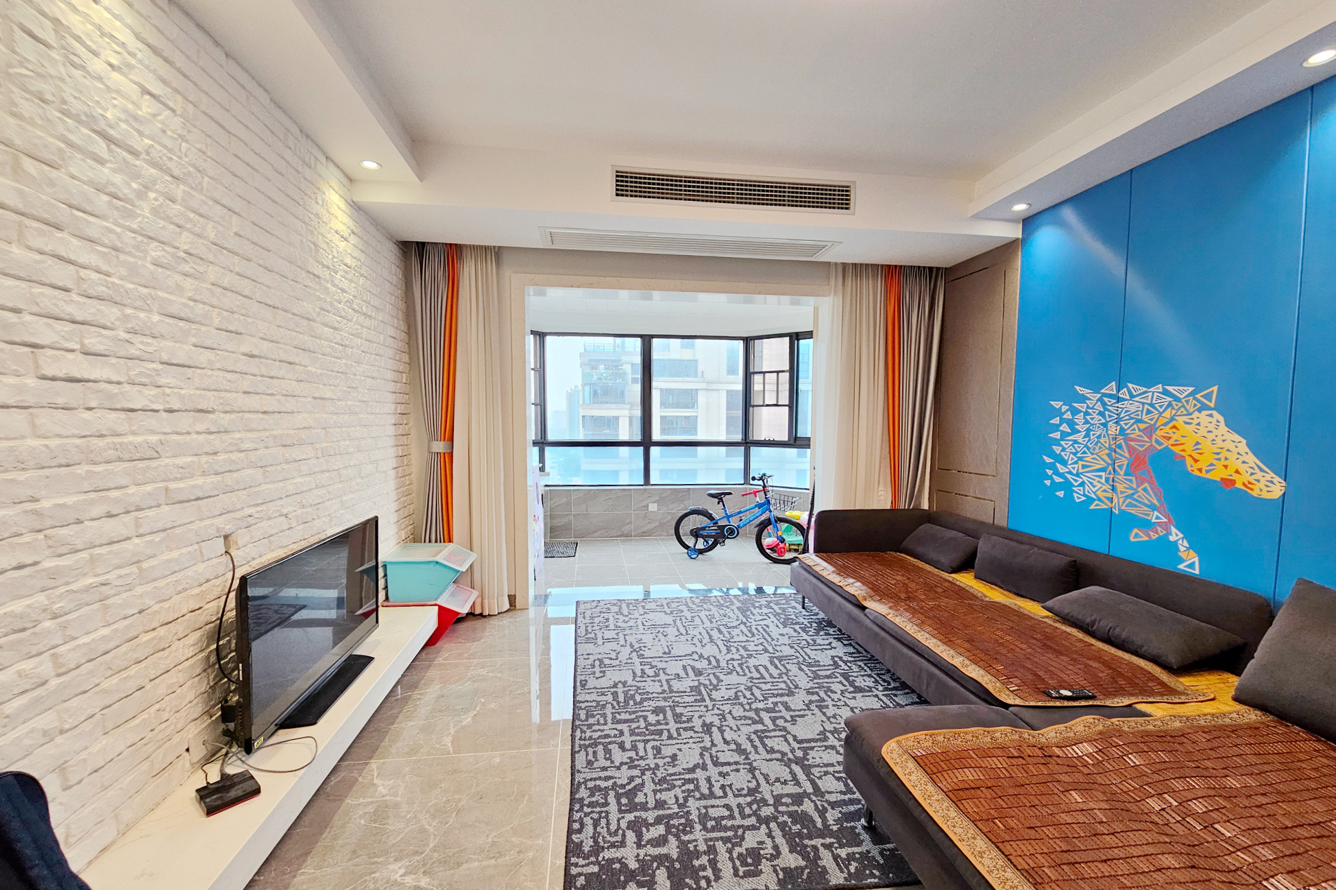 明昇壹城（明昇时代广场）一期  3室2厅1卫    159.0万客厅