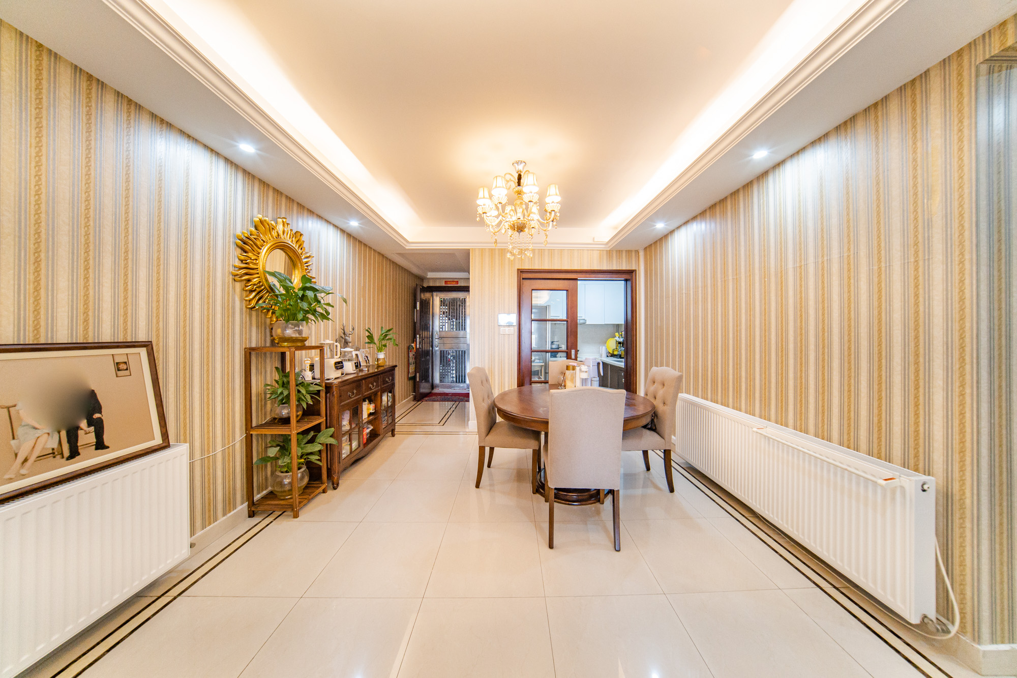 中海国际三期  3室2厅2卫    116.0万客厅