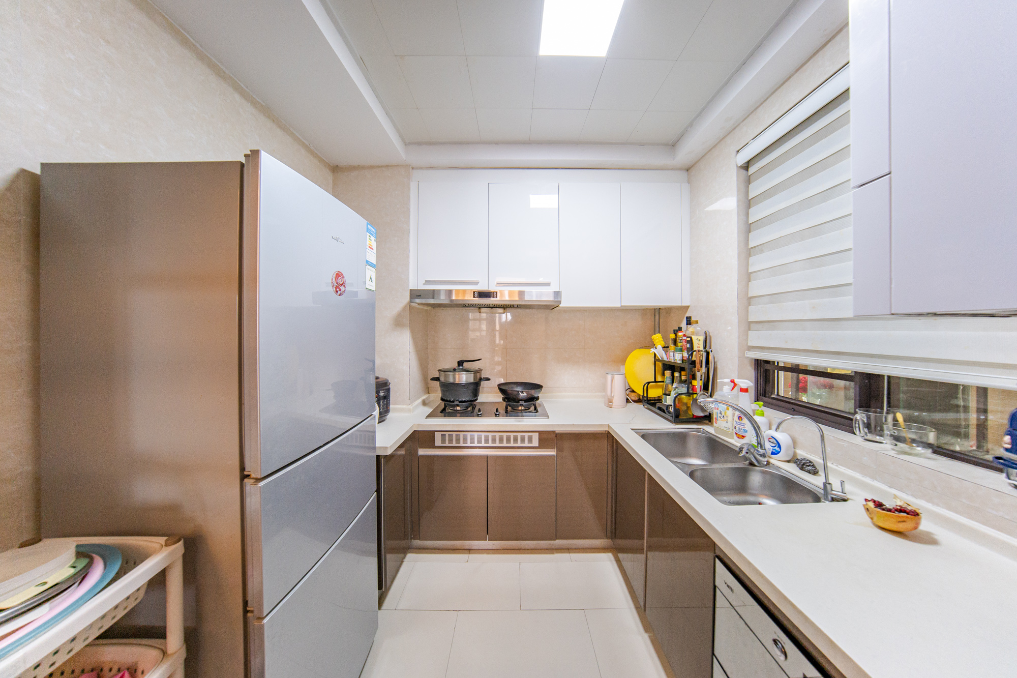 中海国际三期  3室2厅2卫    116.0万厨房