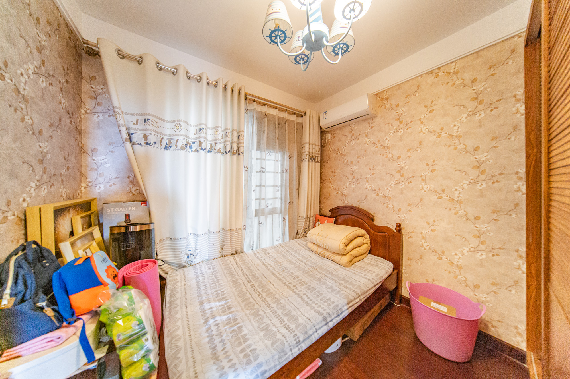 中海国际三期  3室2厅2卫    116.0万卧室