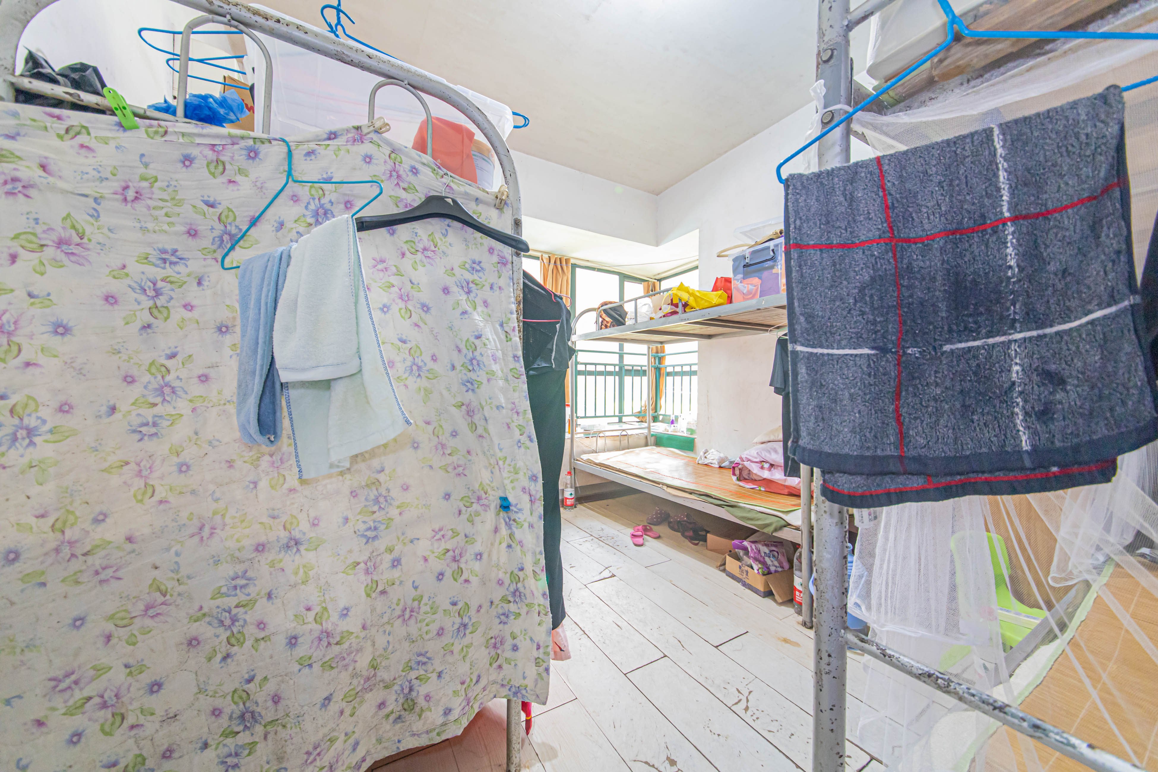华电湘苑  3室2厅1卫   105.00万卧室