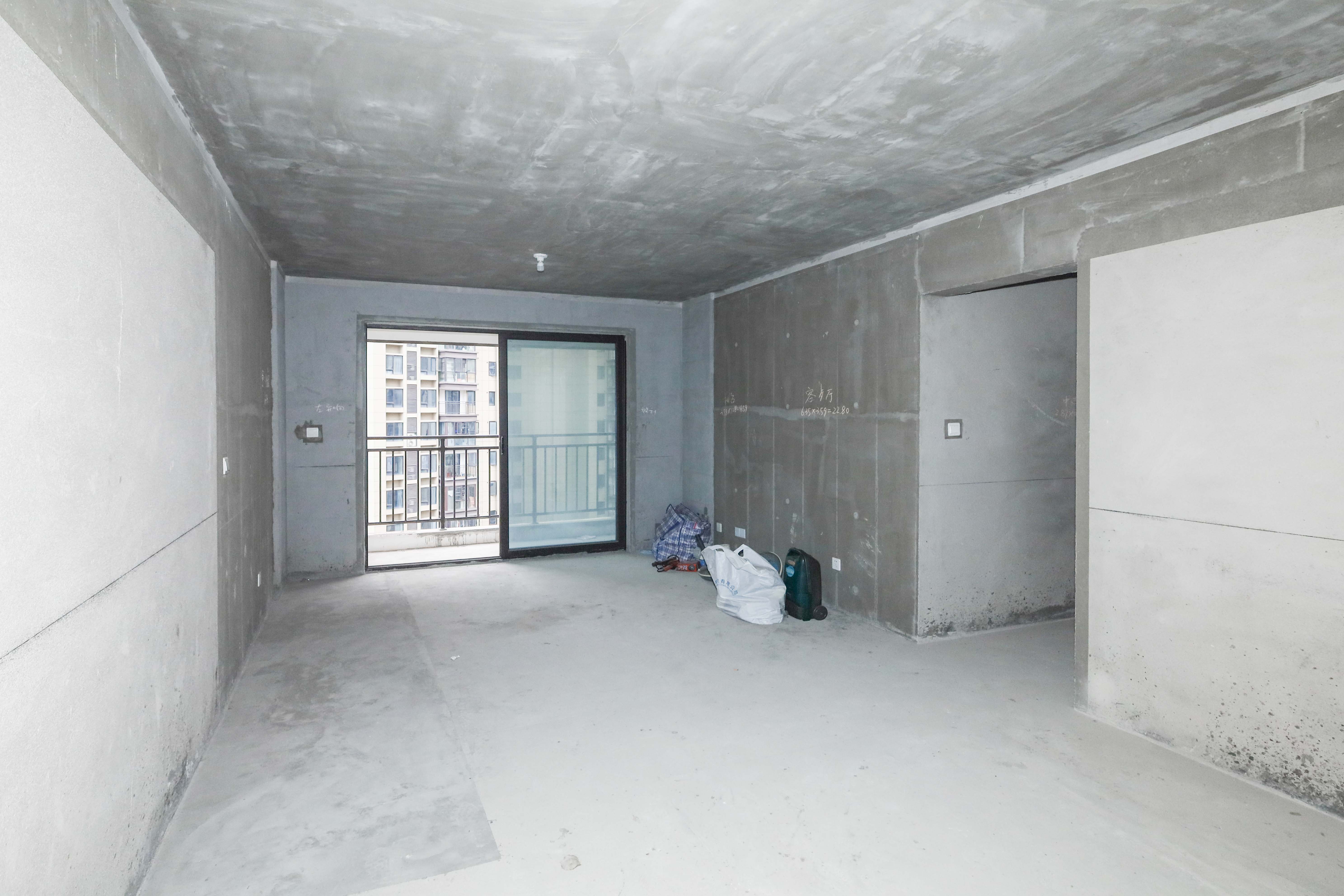 中国铁建梅溪青秀三期  3室2厅2卫   160.00万