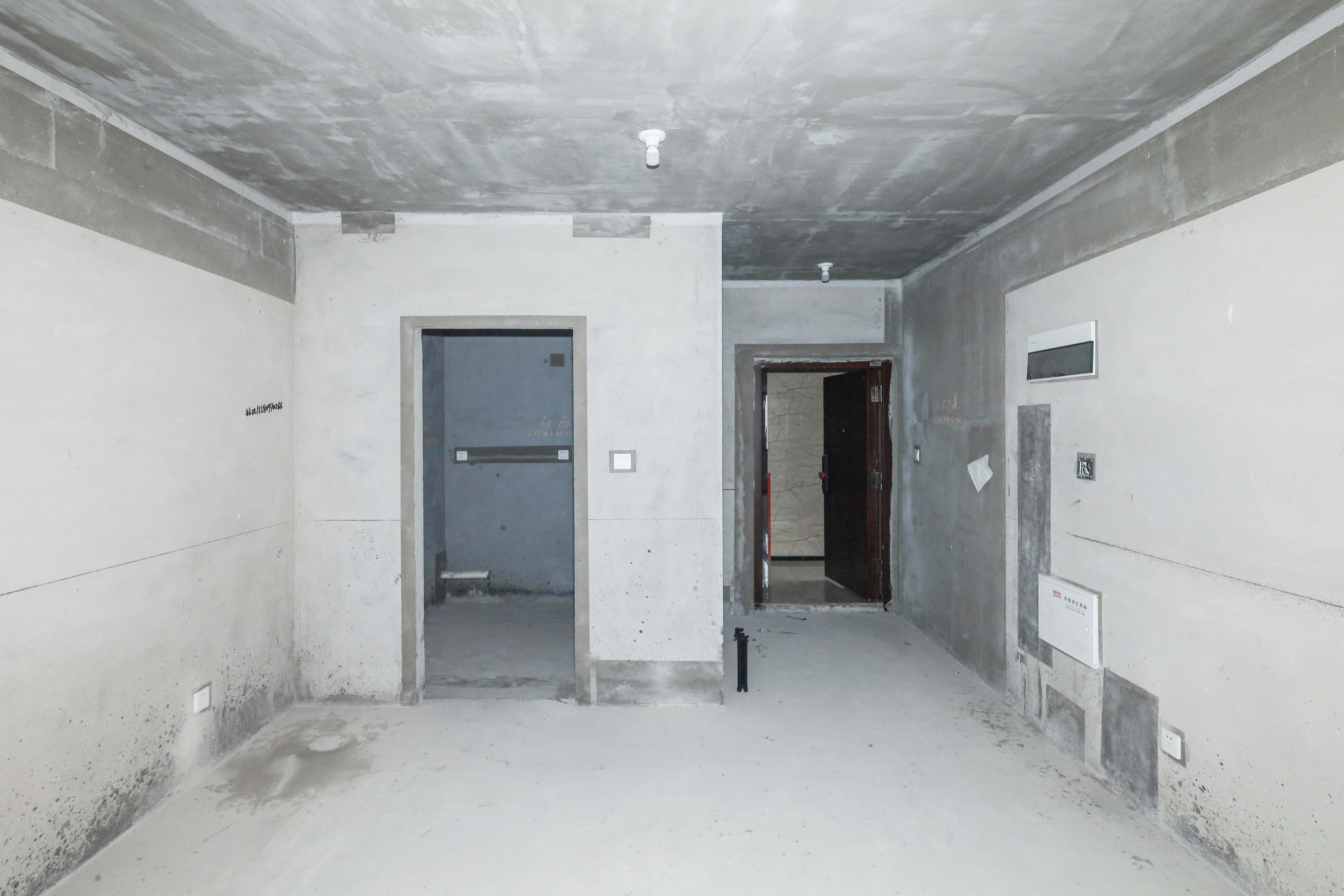 中国铁建梅溪青秀三期  3室2厅2卫   160.00万客厅