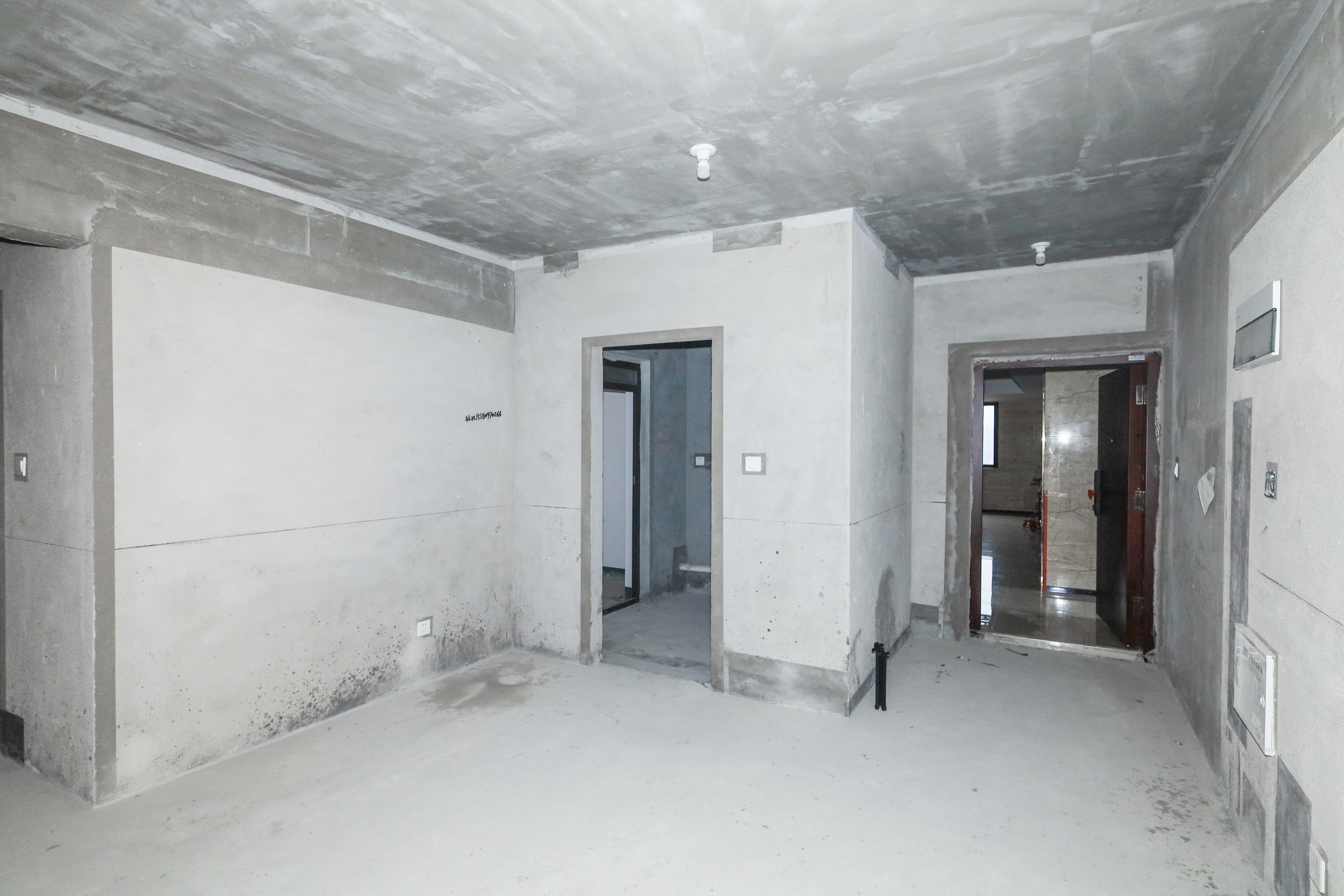 中国铁建梅溪青秀三期  3室2厅2卫   160.00万客厅