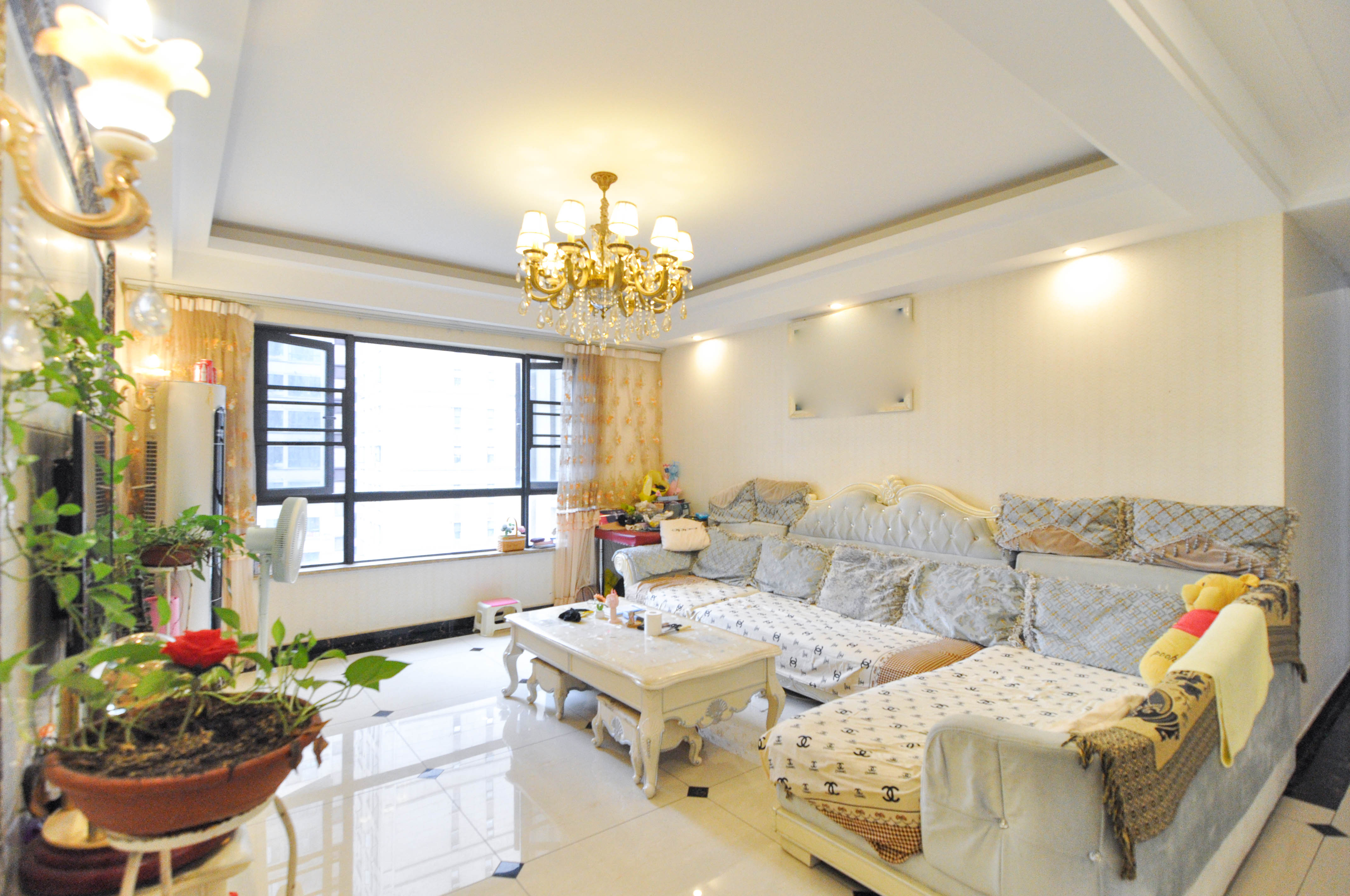 中海梅溪湖壹号  3室2厅1卫    163.0万客厅