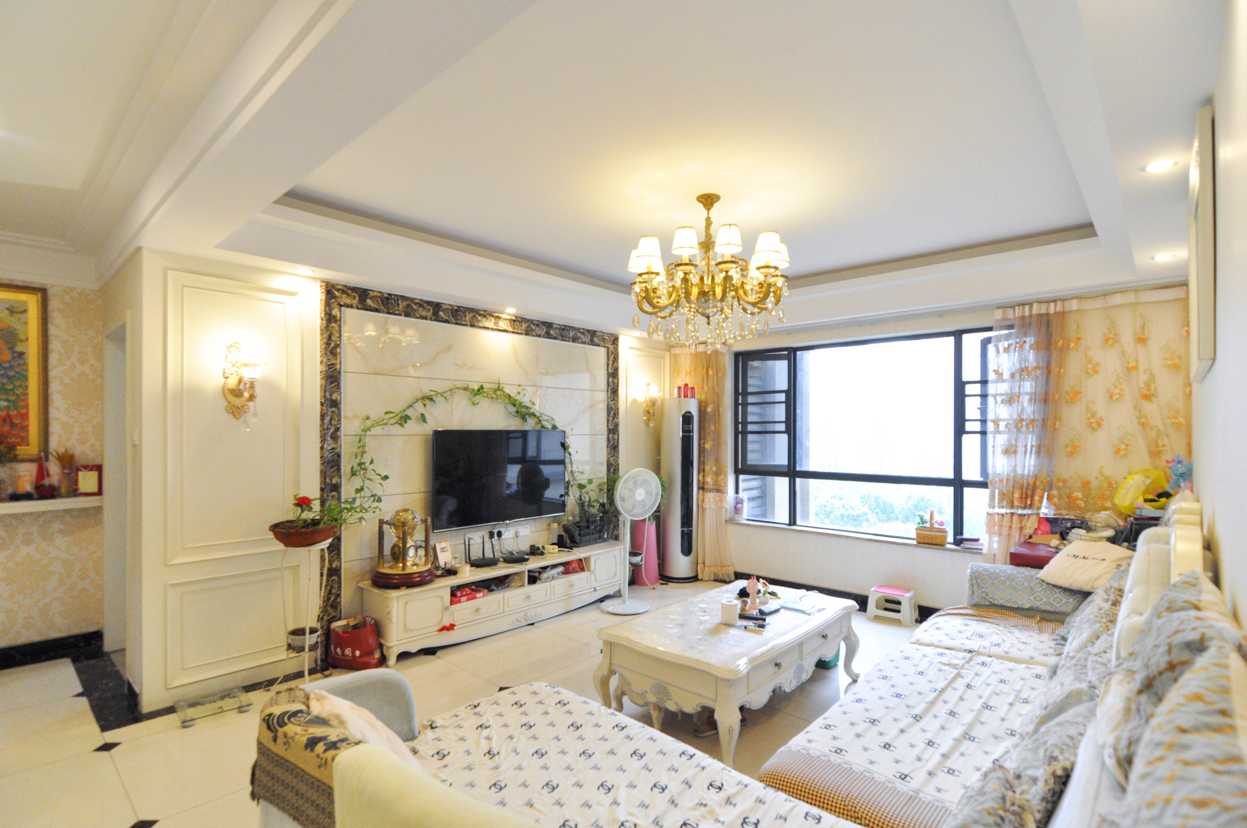 中海梅溪湖壹号  3室2厅1卫    163.0万客厅