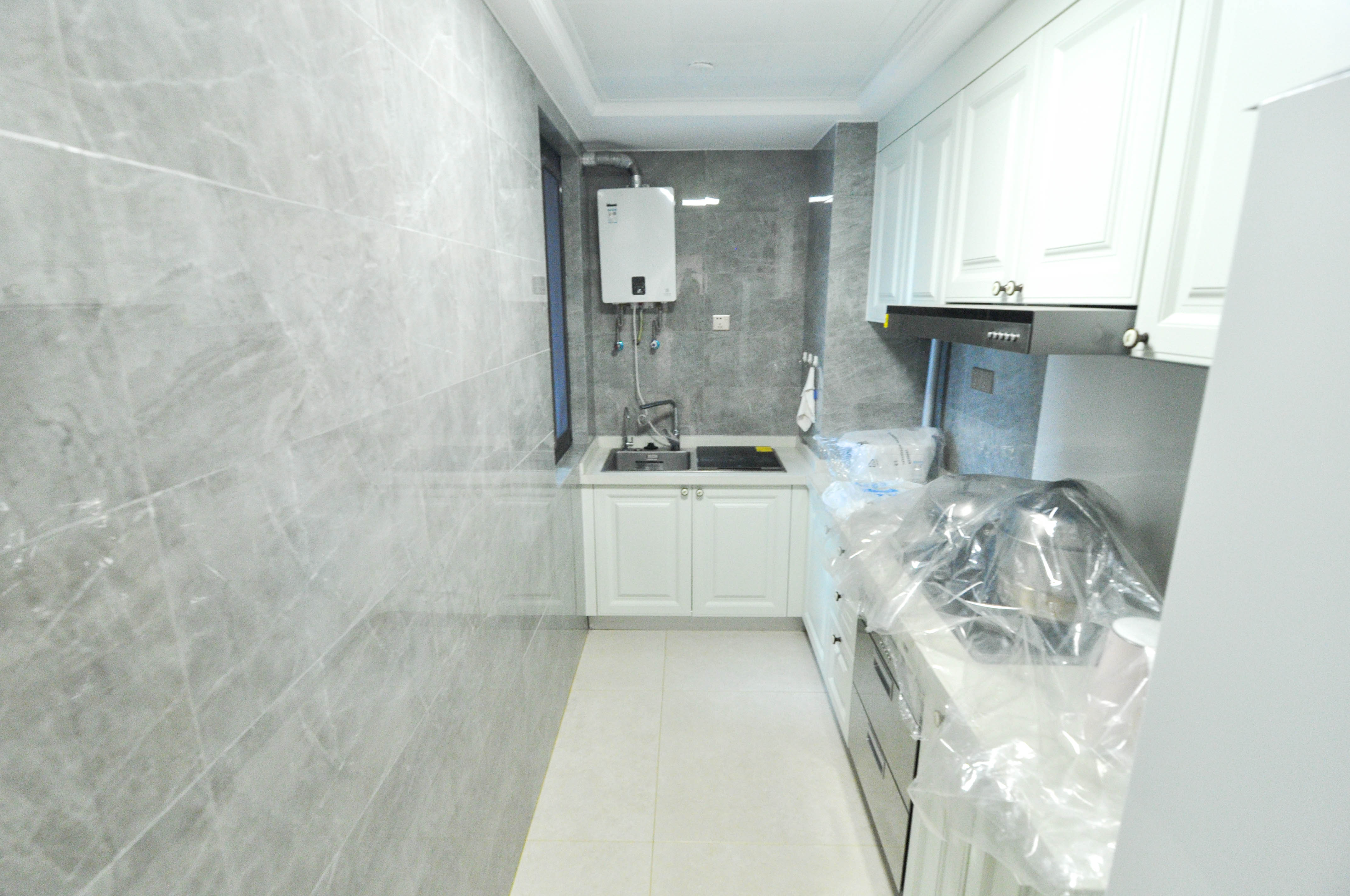 中海梅溪湖壹号  3室2厅2卫    252.0万厨房