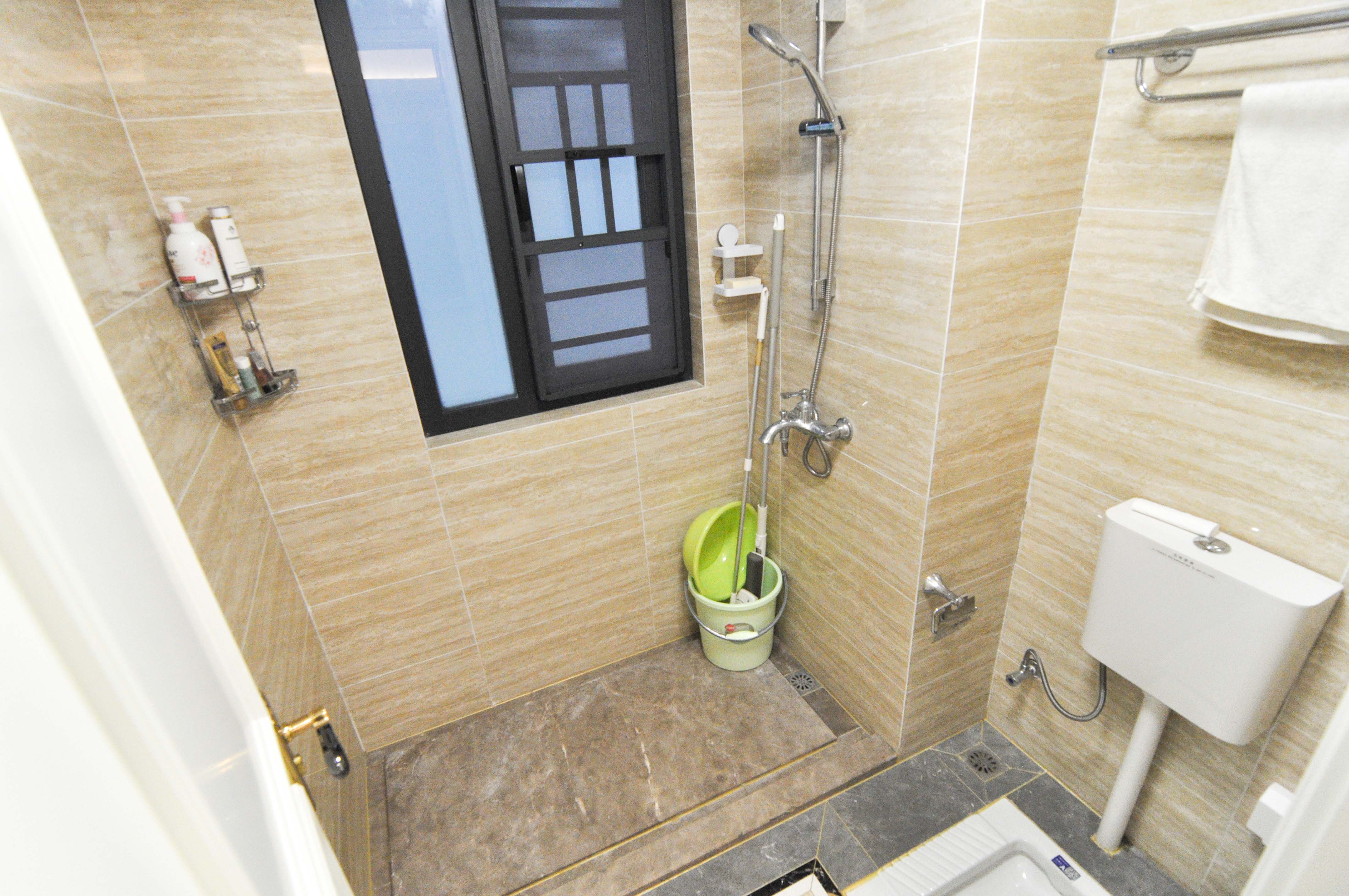 中海梅溪湖壹号  3室2厅2卫    252.0万卫生间