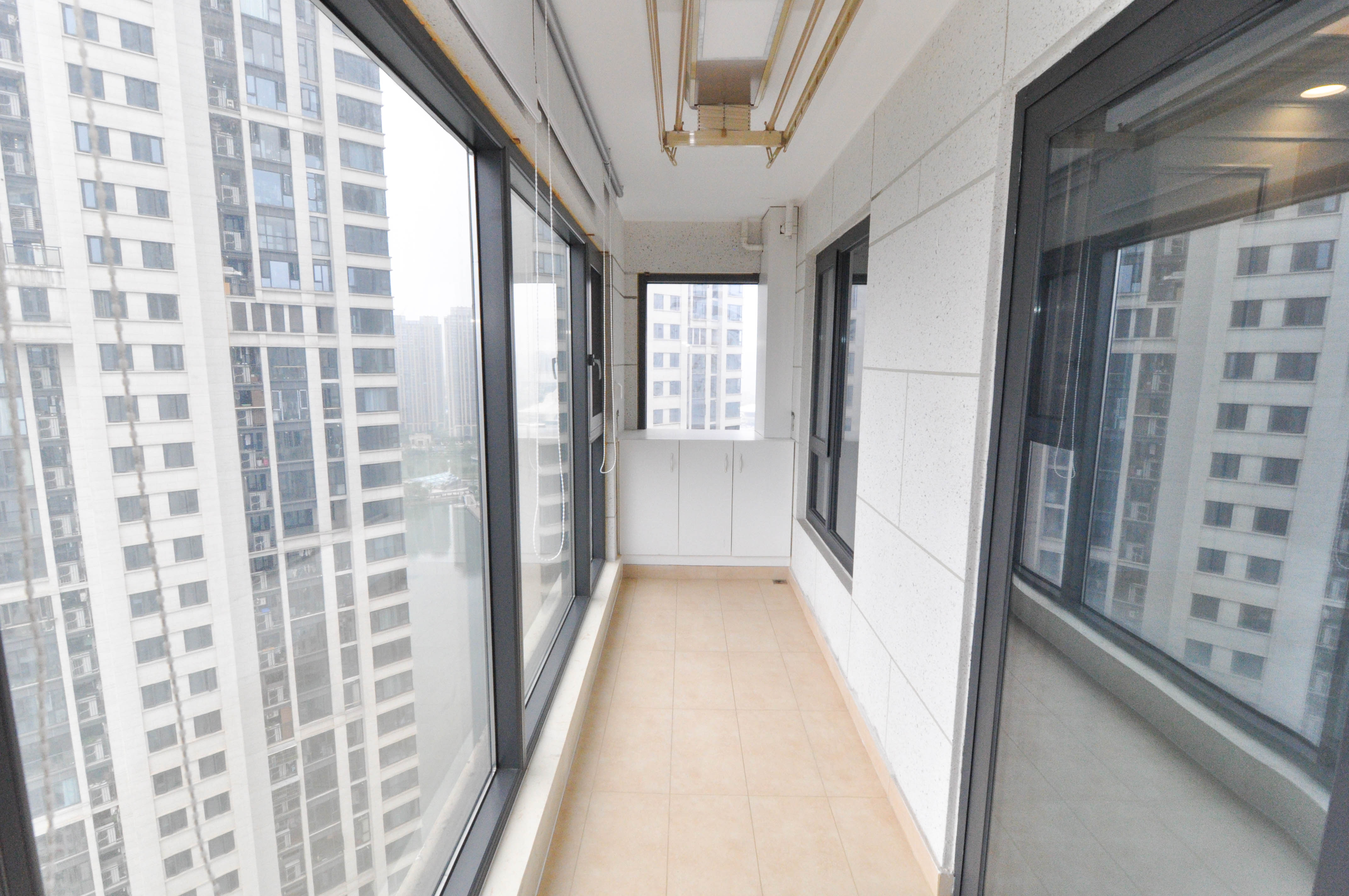 中海梅溪湖壹号  3室2厅2卫    252.0万其他