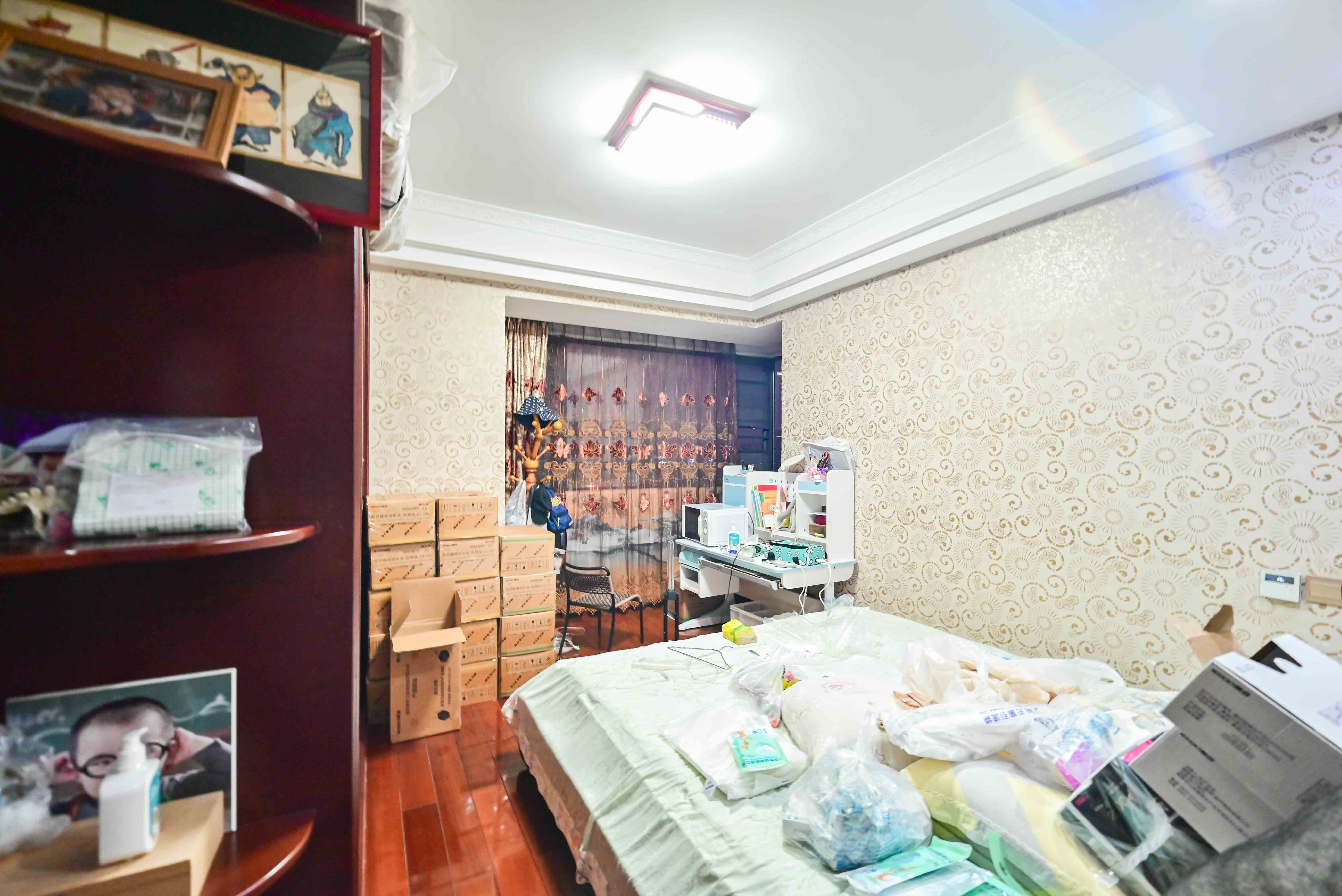 融科东南海  4室2厅2卫   252.00万其他