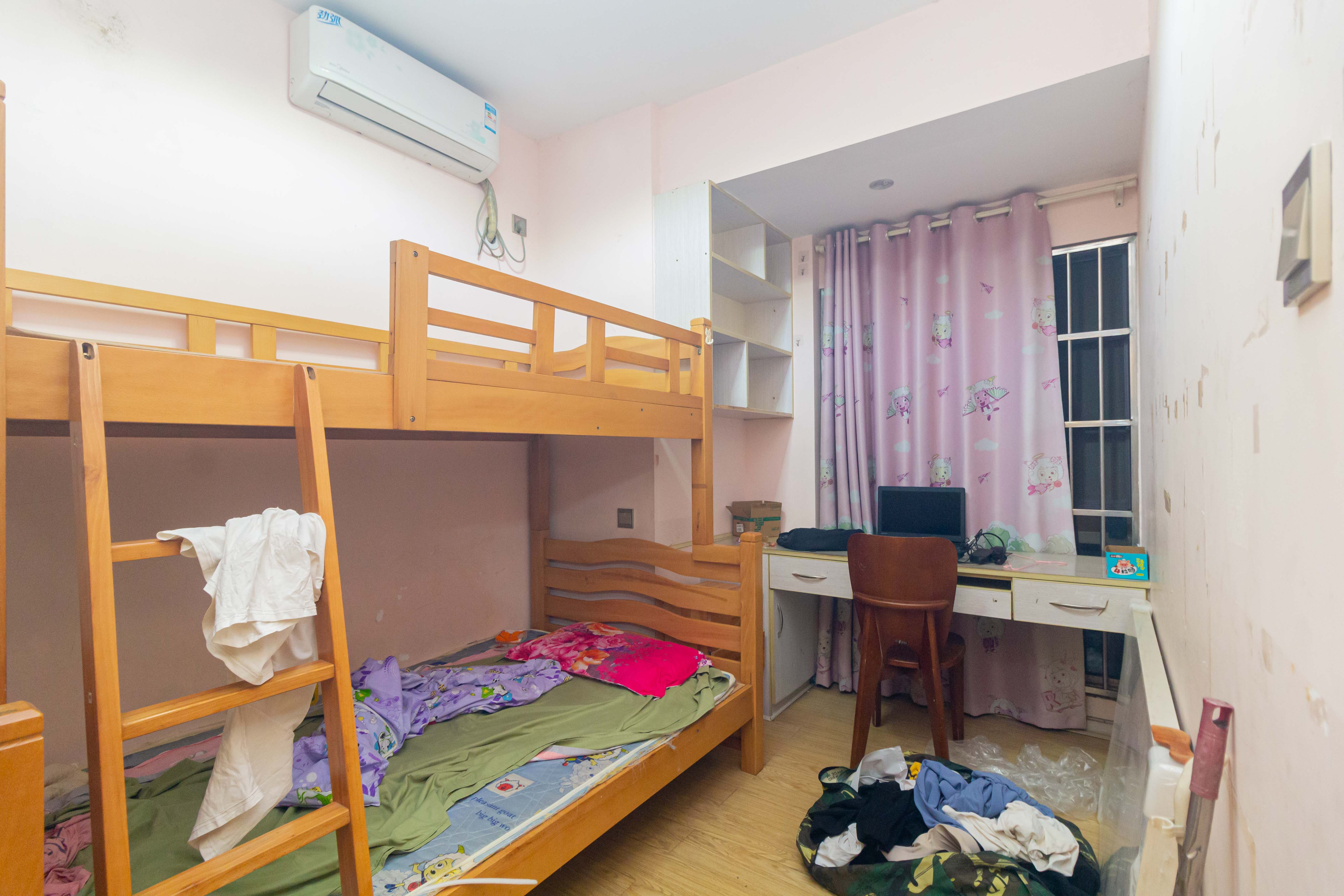 旭辉华庭 2室2厅1卫 50.8万 旭辉华庭 2室2厅1卫 50.8万卧室