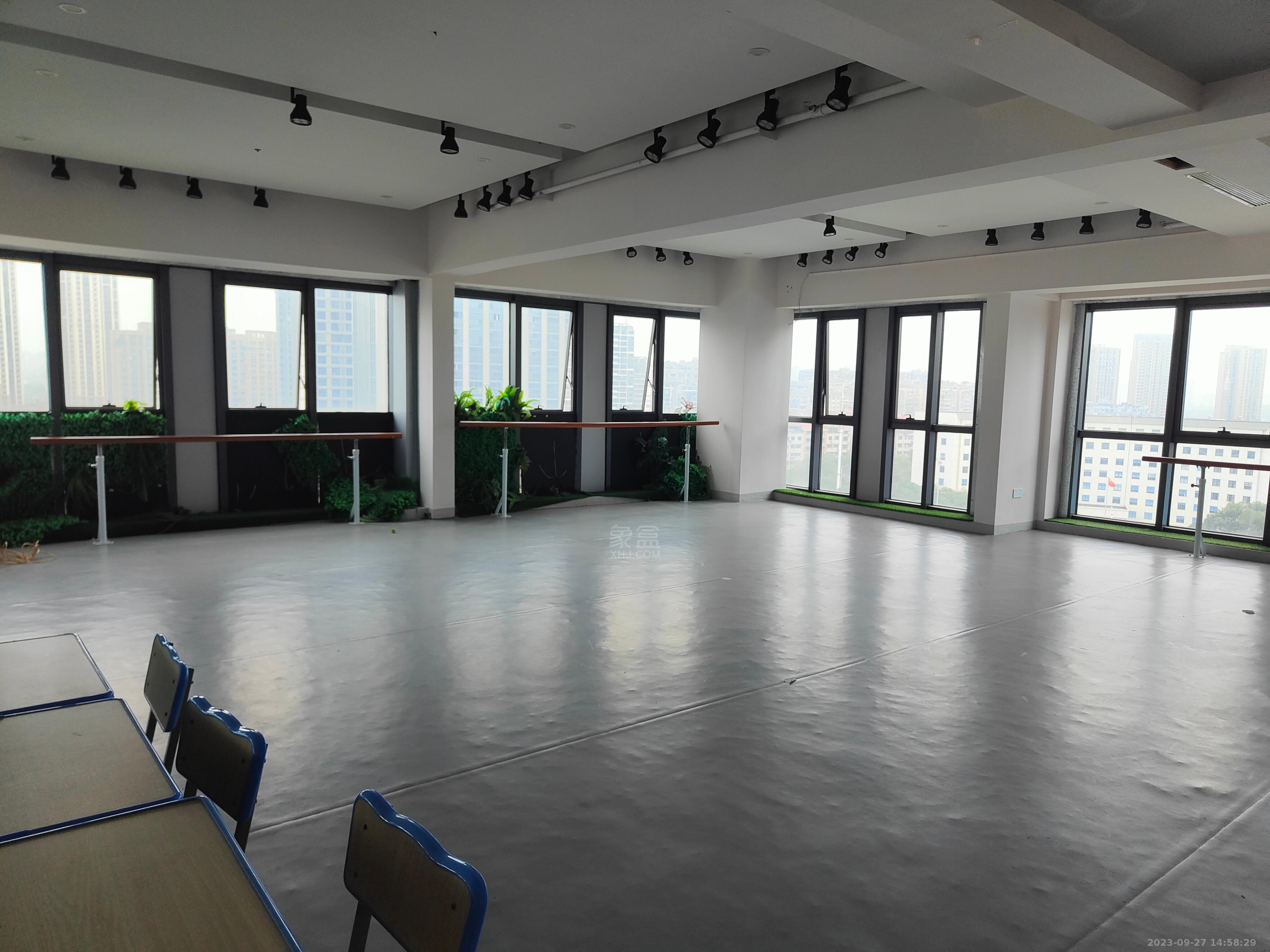 庐山春天  1室0厅0卫   4500.00元/月室内图