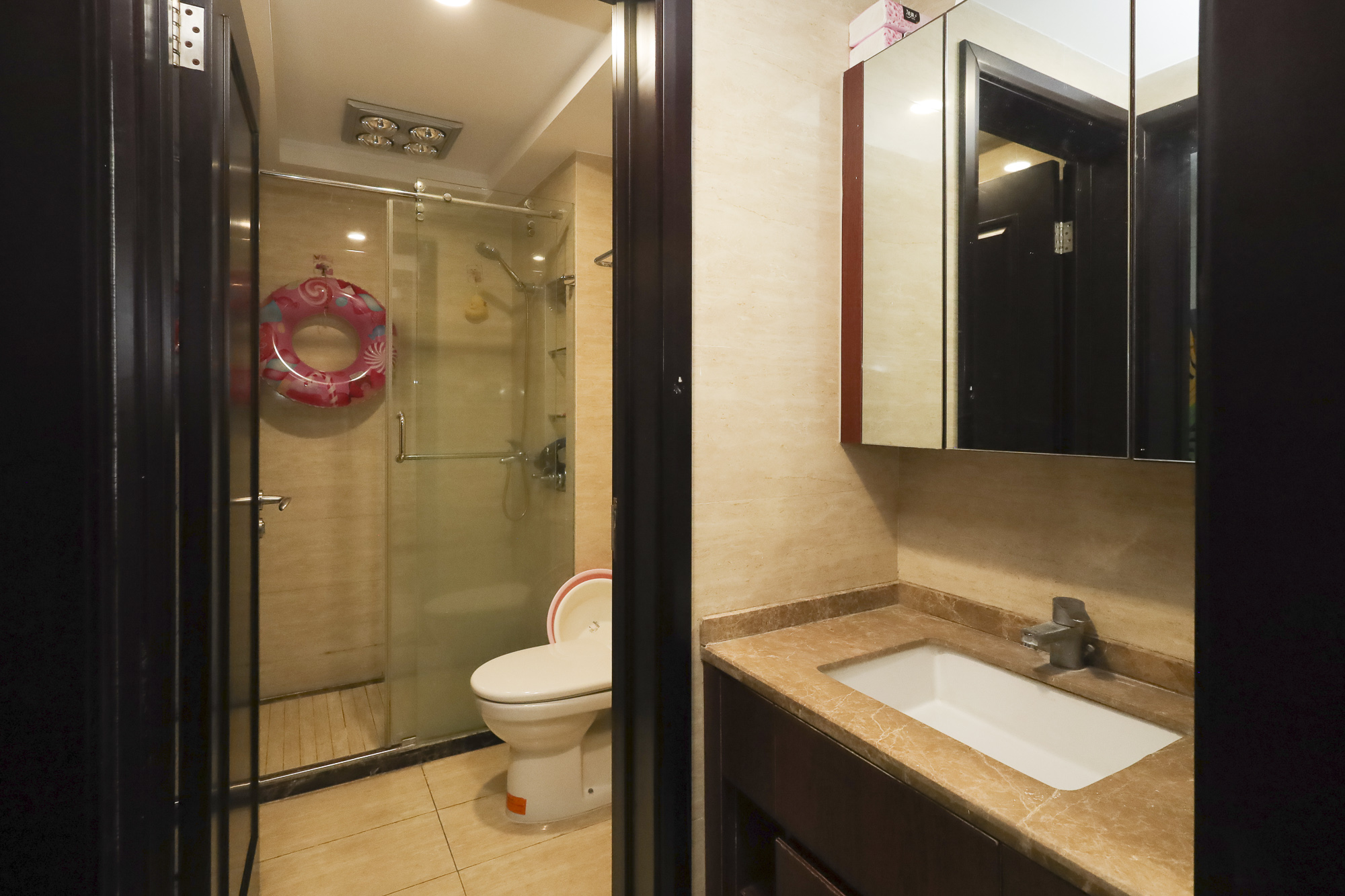 绿地中央广场  3室2厅1卫    88.0万 绿地中央广场  3室2厅1卫    88.0万卫生间