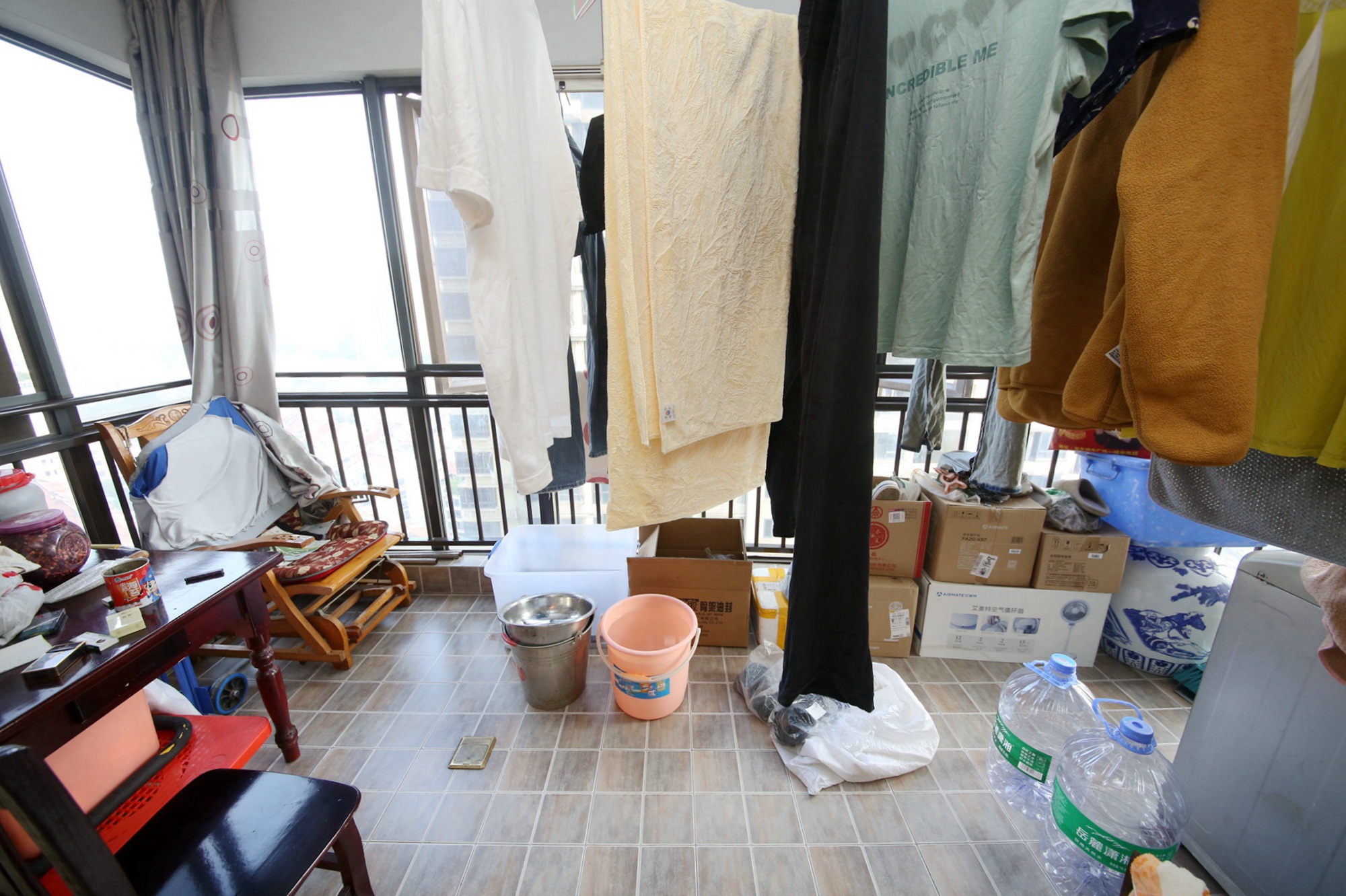 上东辛顿公寓  4室1厅2卫   150.00万阳台