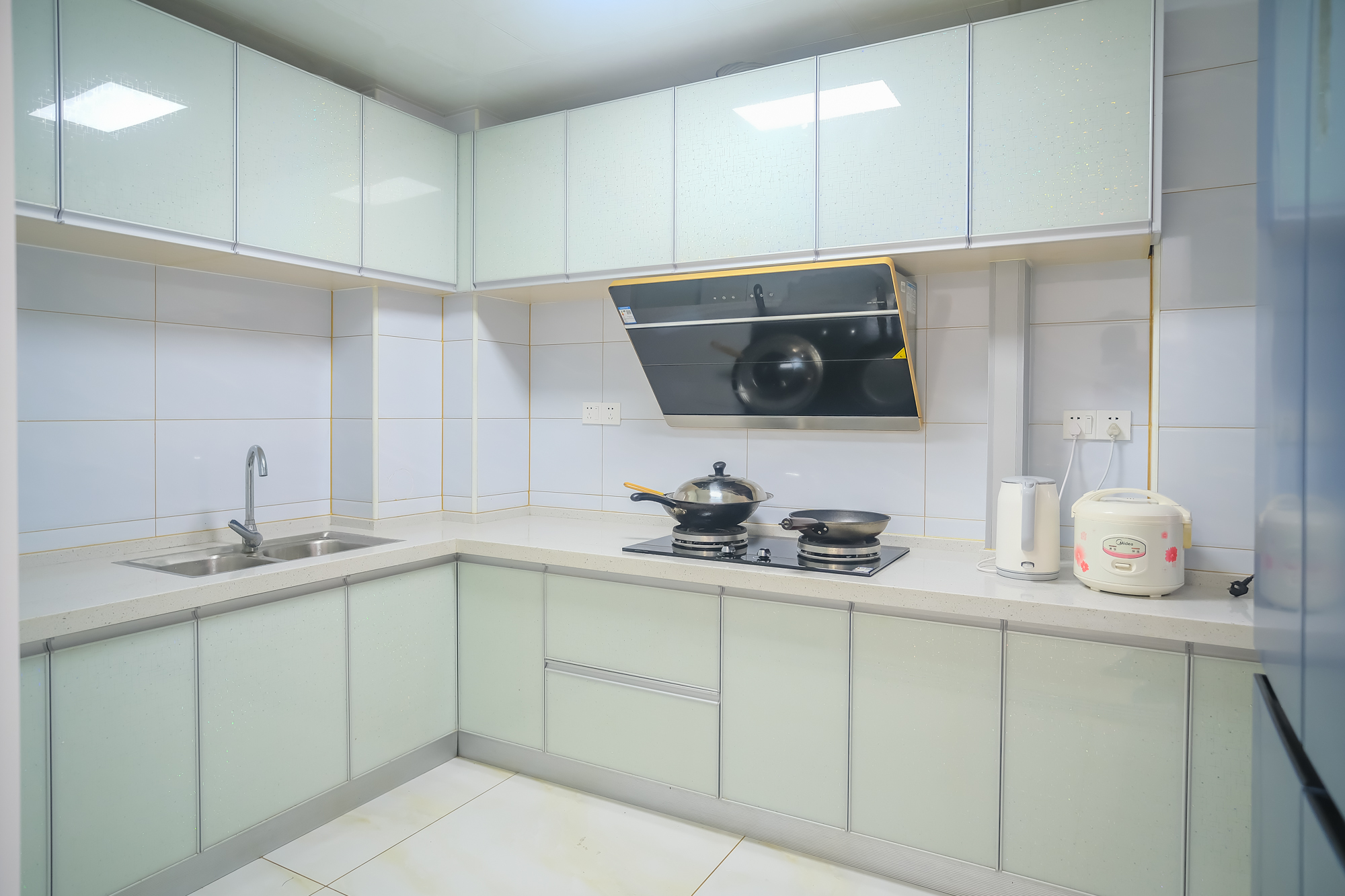 中安善化国际 2室2厅1卫 45.0万 中安善化国际 2室2厅1卫 45.0万厨房