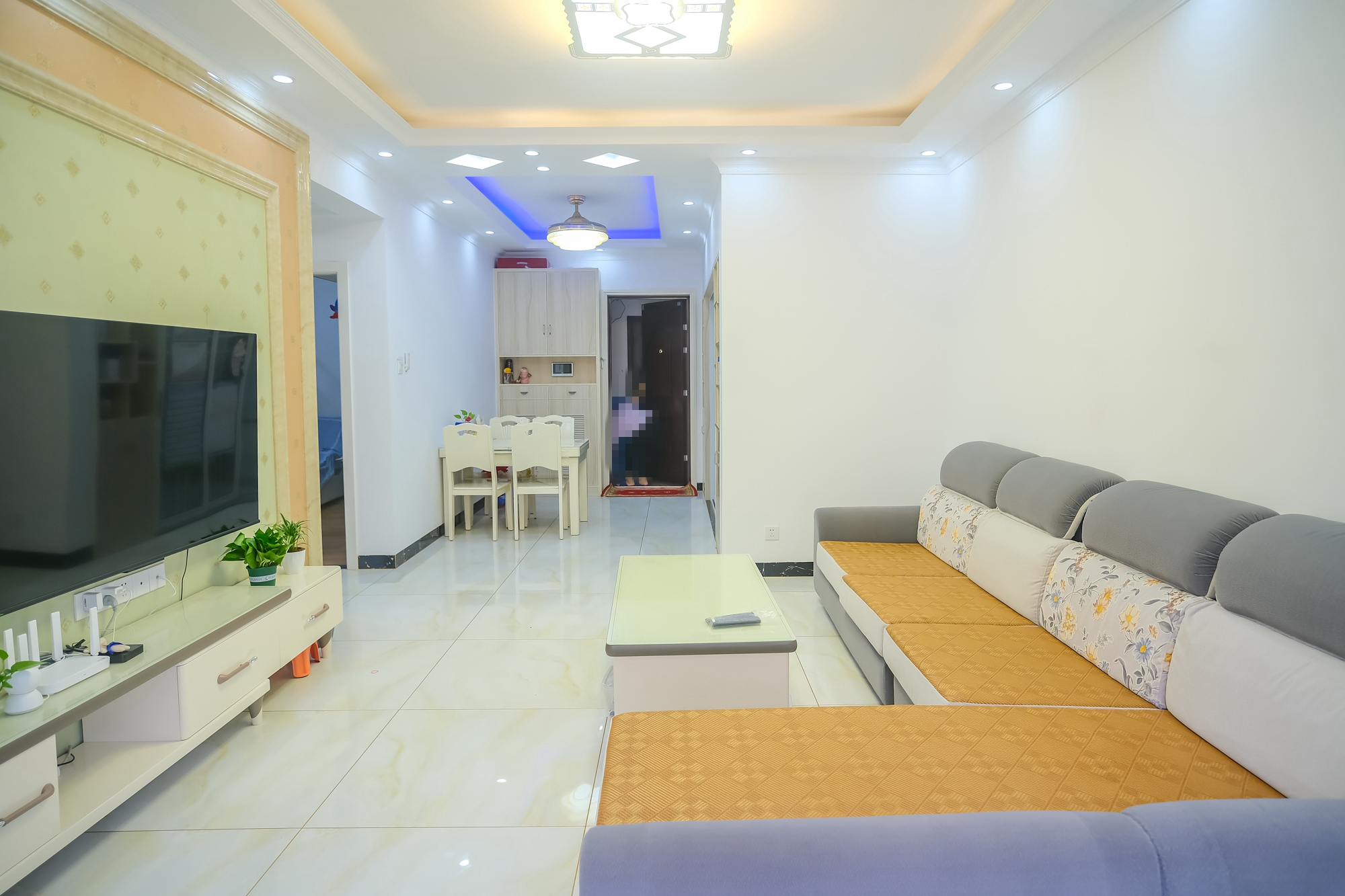 中安善化国际 2室2厅1卫 45.0万 中安善化国际 2室2厅1卫 45.0万客厅