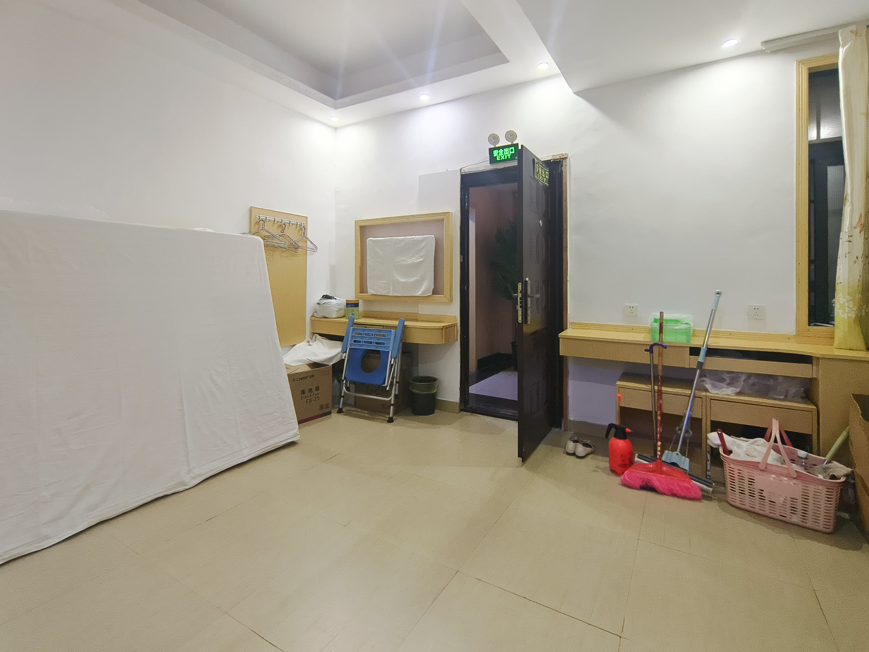 红树湾 3室2厅1卫 99.98万 红树湾 3室2厅1卫 99.98万客厅