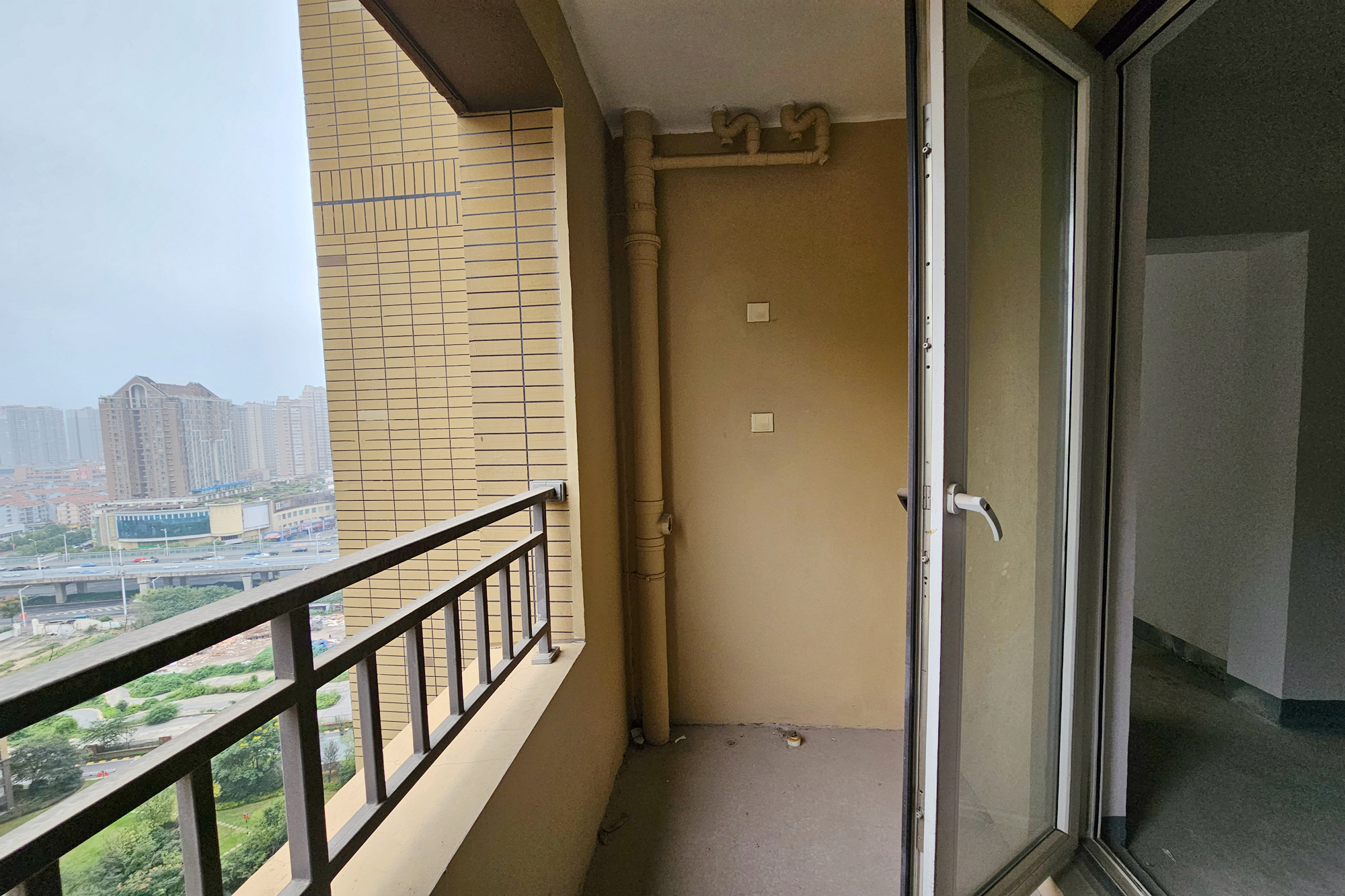 金地格林公馆 3室2厅1卫 82.0万 金地格林公馆 3室2厅1卫 82.0万其他