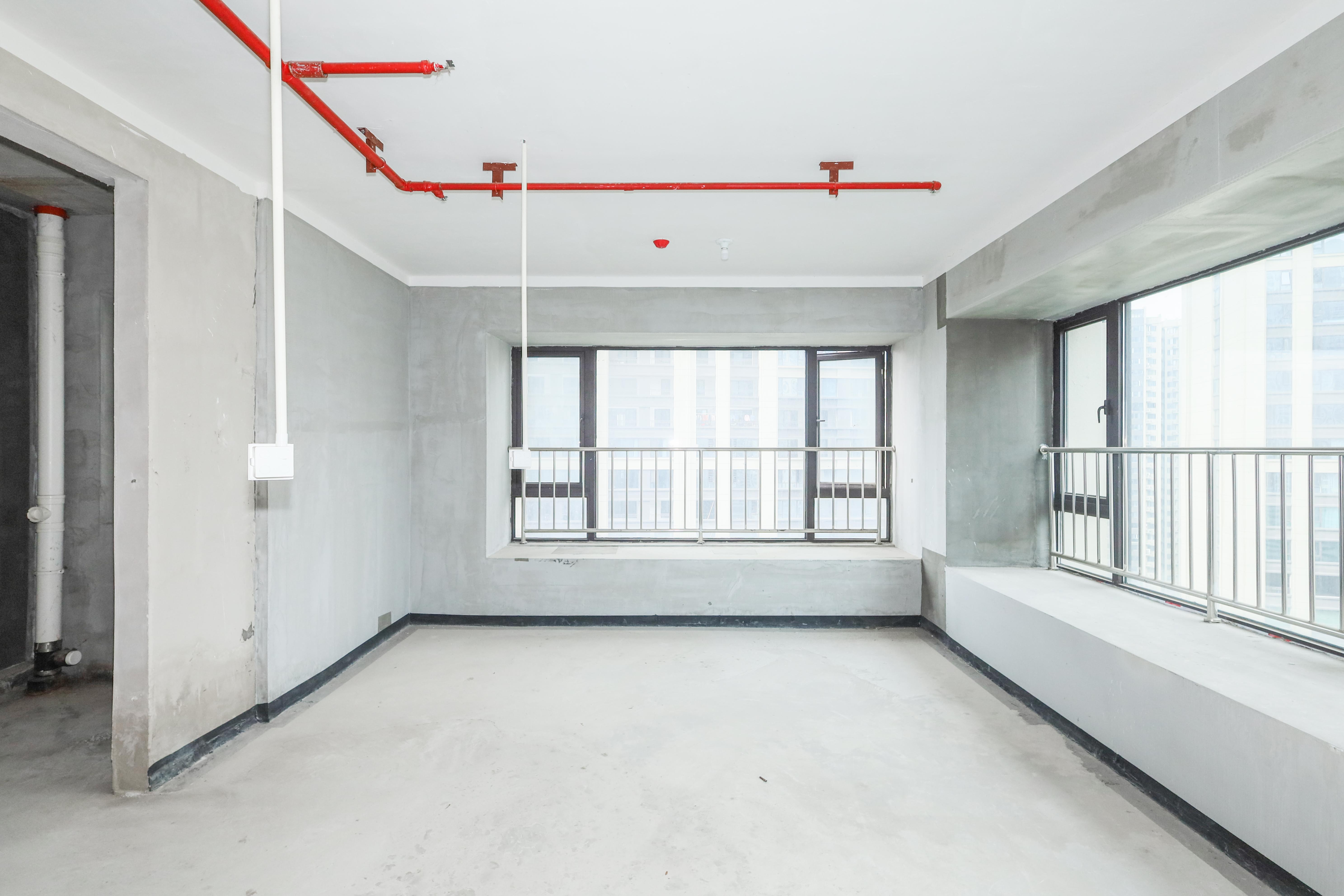 建发央著  4室2厅2卫   370.00万客厅