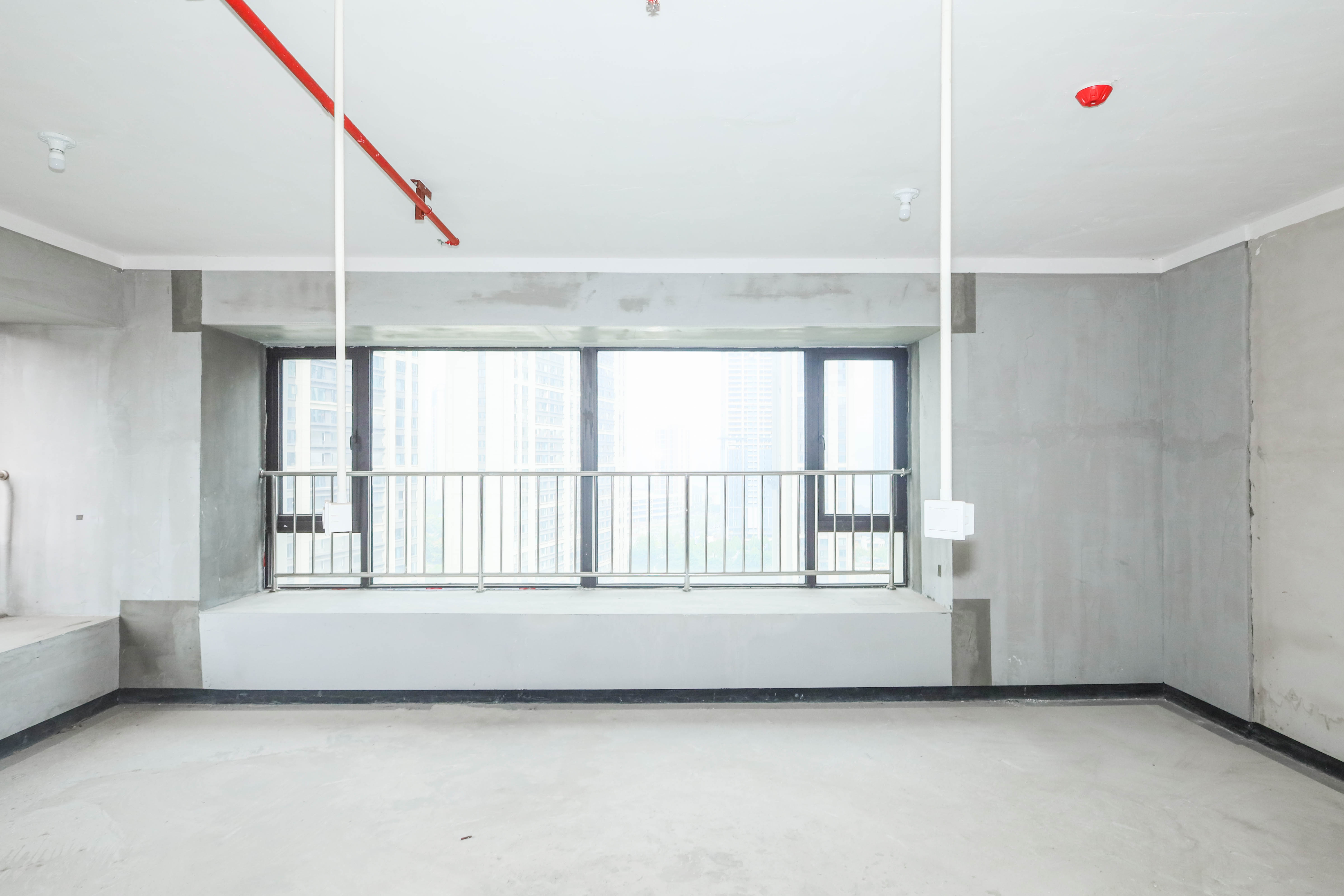 建发央著  4室2厅2卫   370.00万客厅