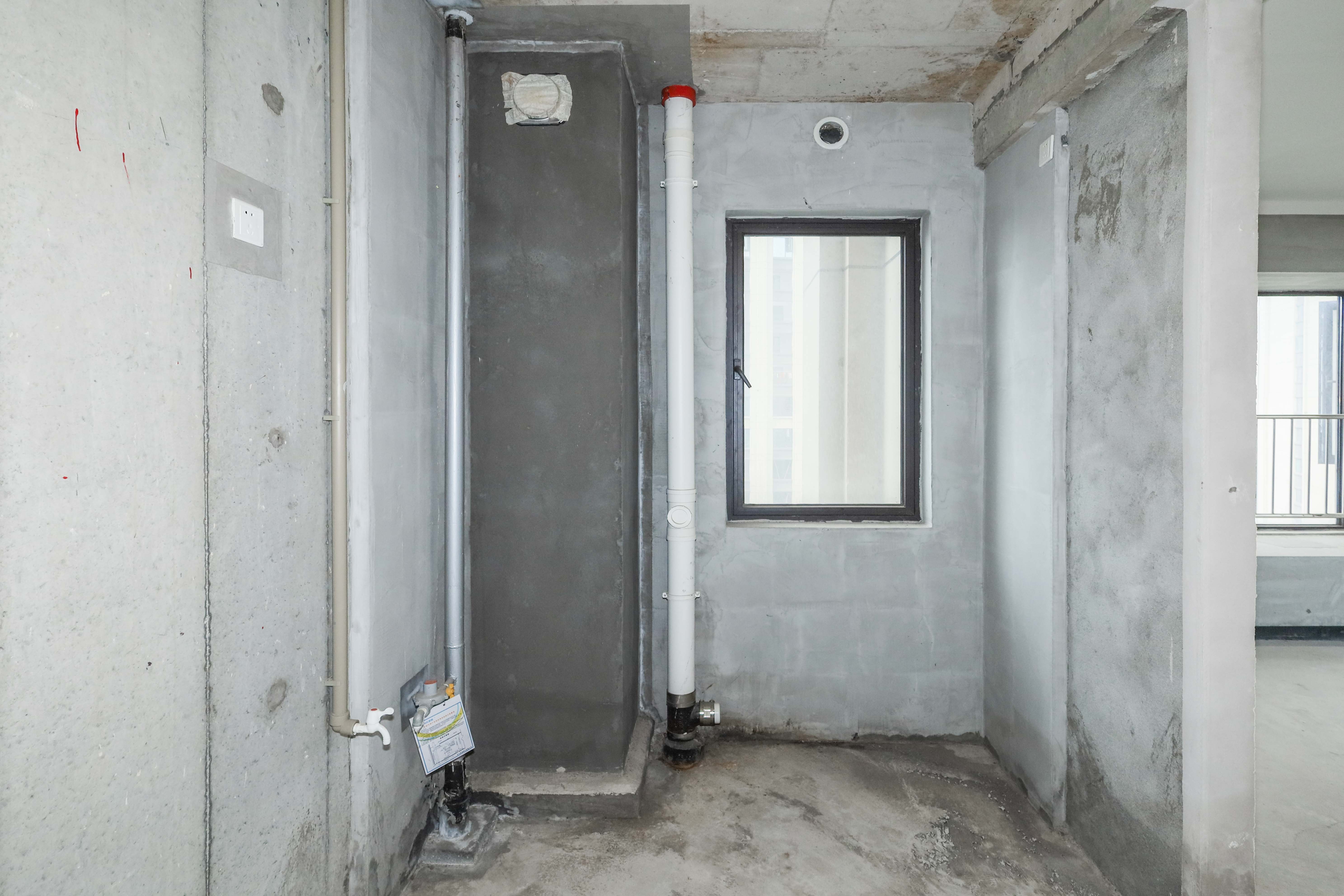 建发央著  4室2厅2卫   370.00万厨房