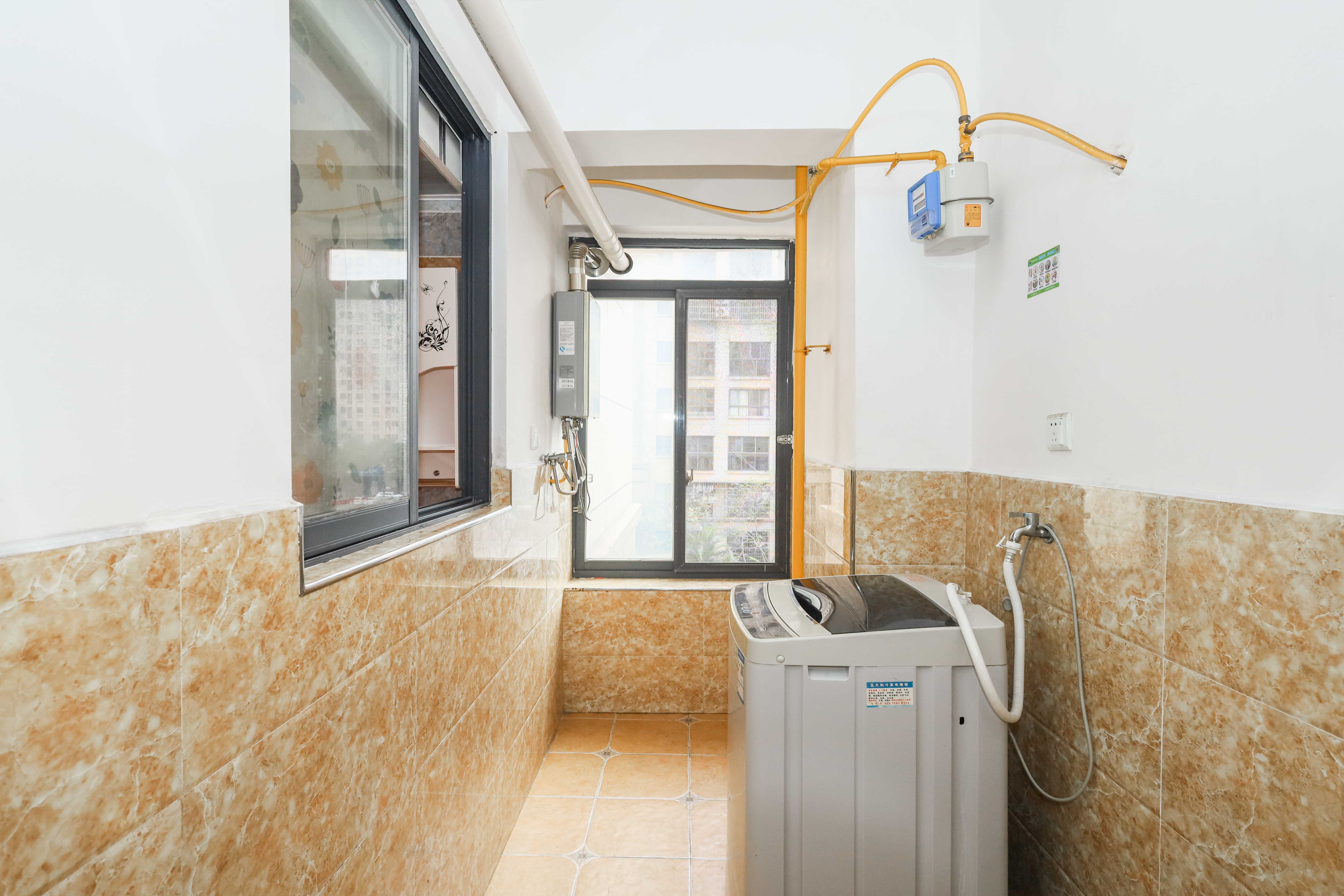 保利麓谷林语B区 4室2厅2卫 118.0万 保利麓谷林语B区 4室2厅2卫 118.0万厨房