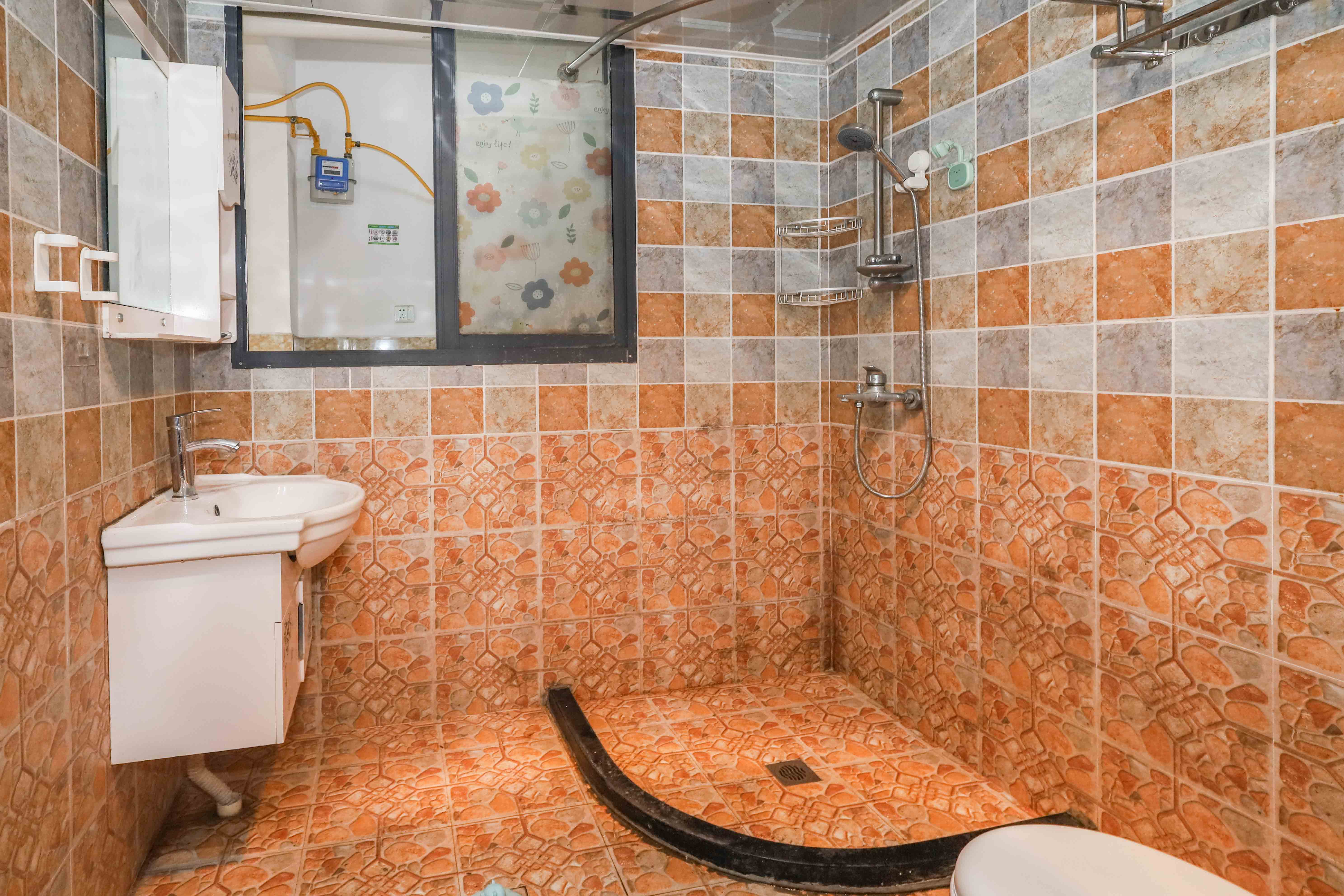 保利麓谷林语B区 4室2厅2卫 118.0万 保利麓谷林语B区 4室2厅2卫 118.0万卫生间