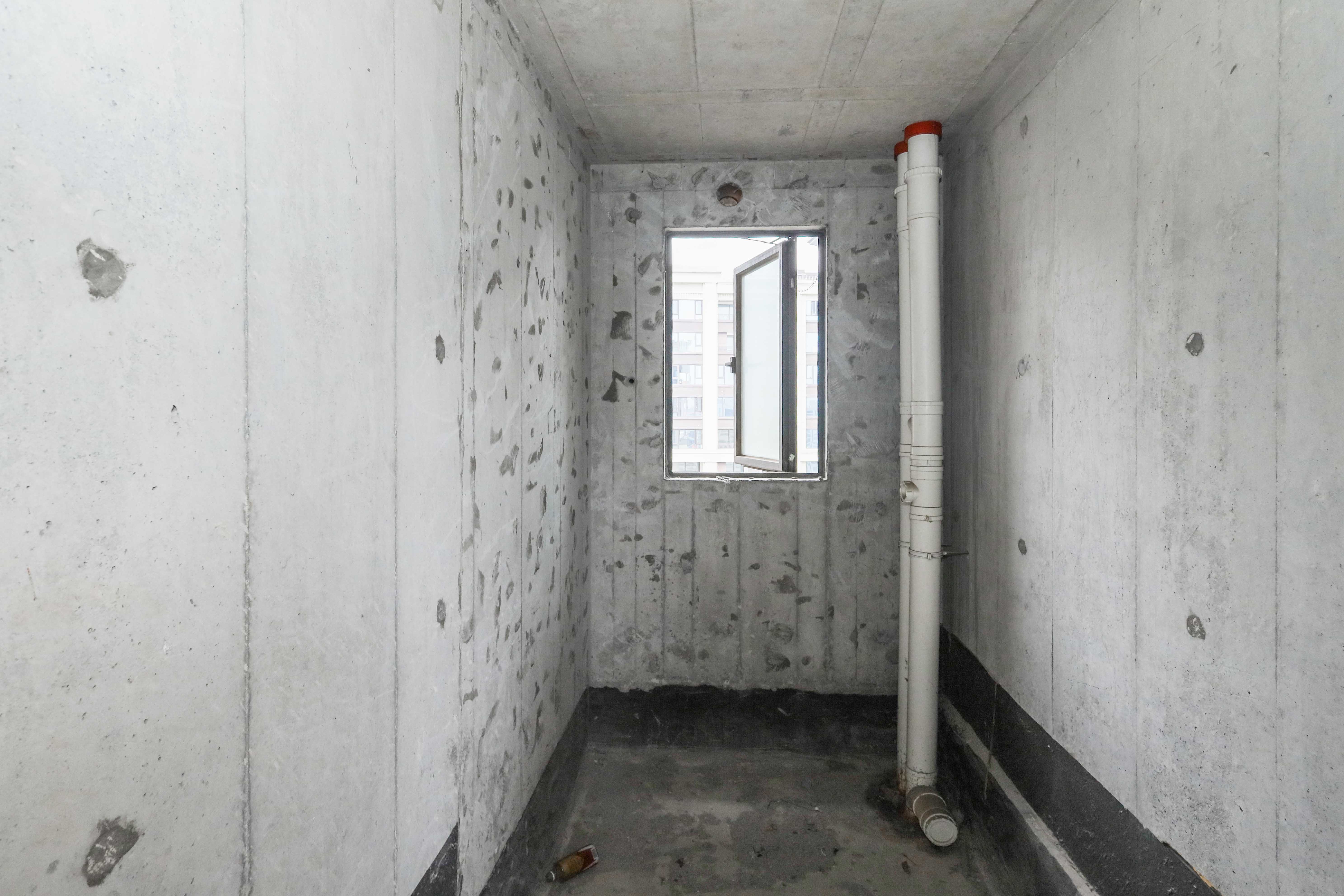 建发央著  4室2厅2卫   344.70万卫生间