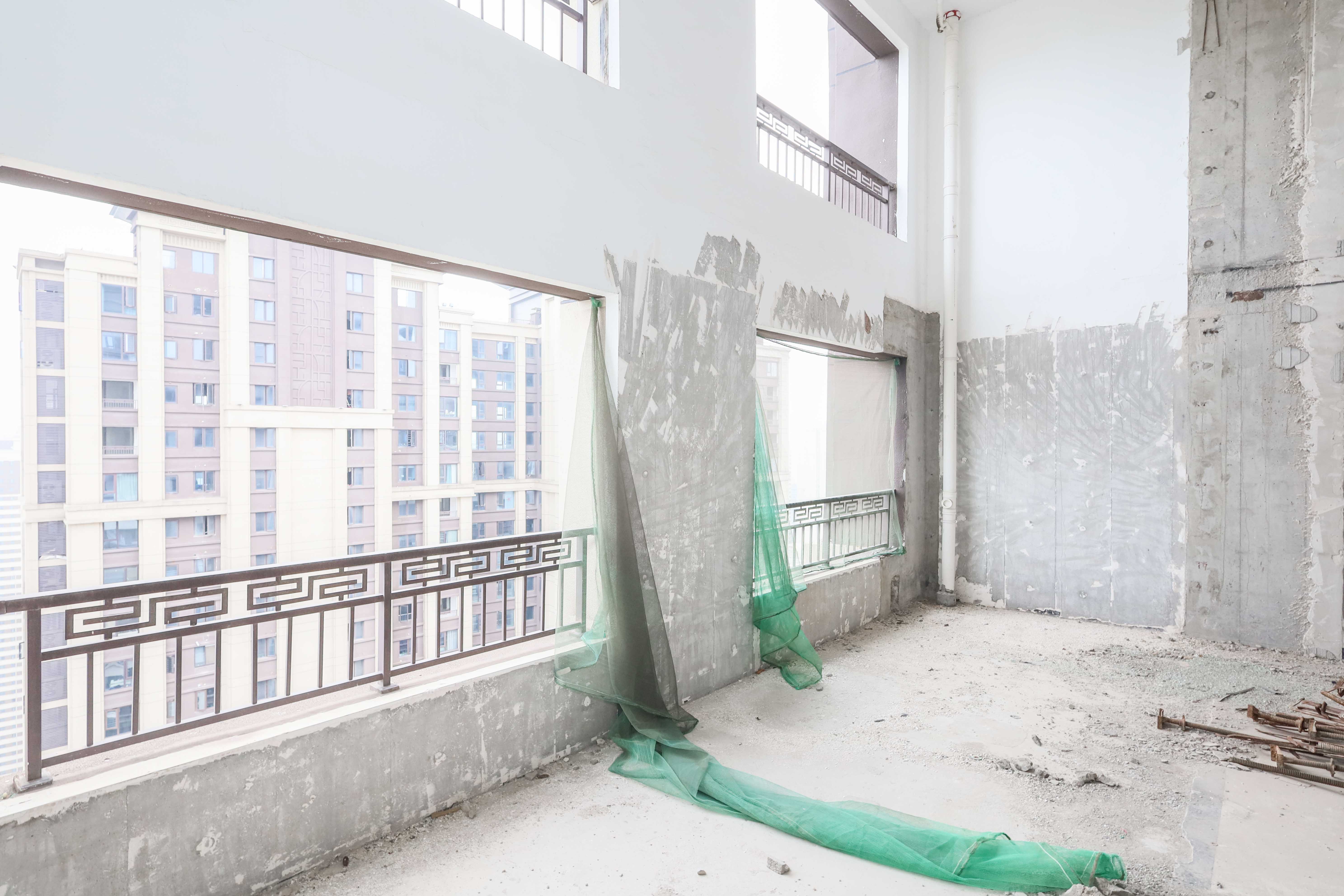 建发央著  4室2厅2卫   344.70万阳台