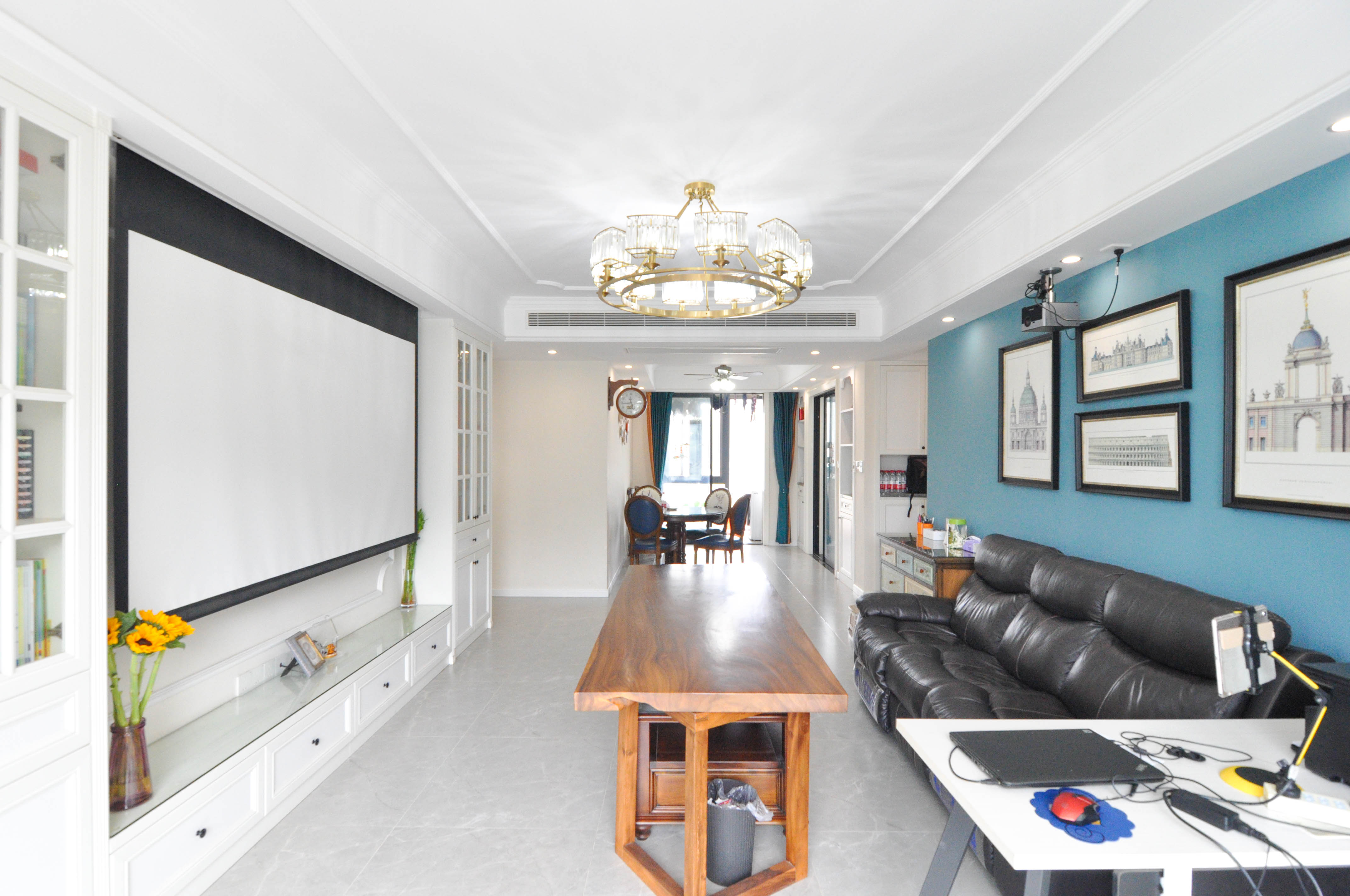 长房梅溪香山  4室2厅2卫    369.0万客厅