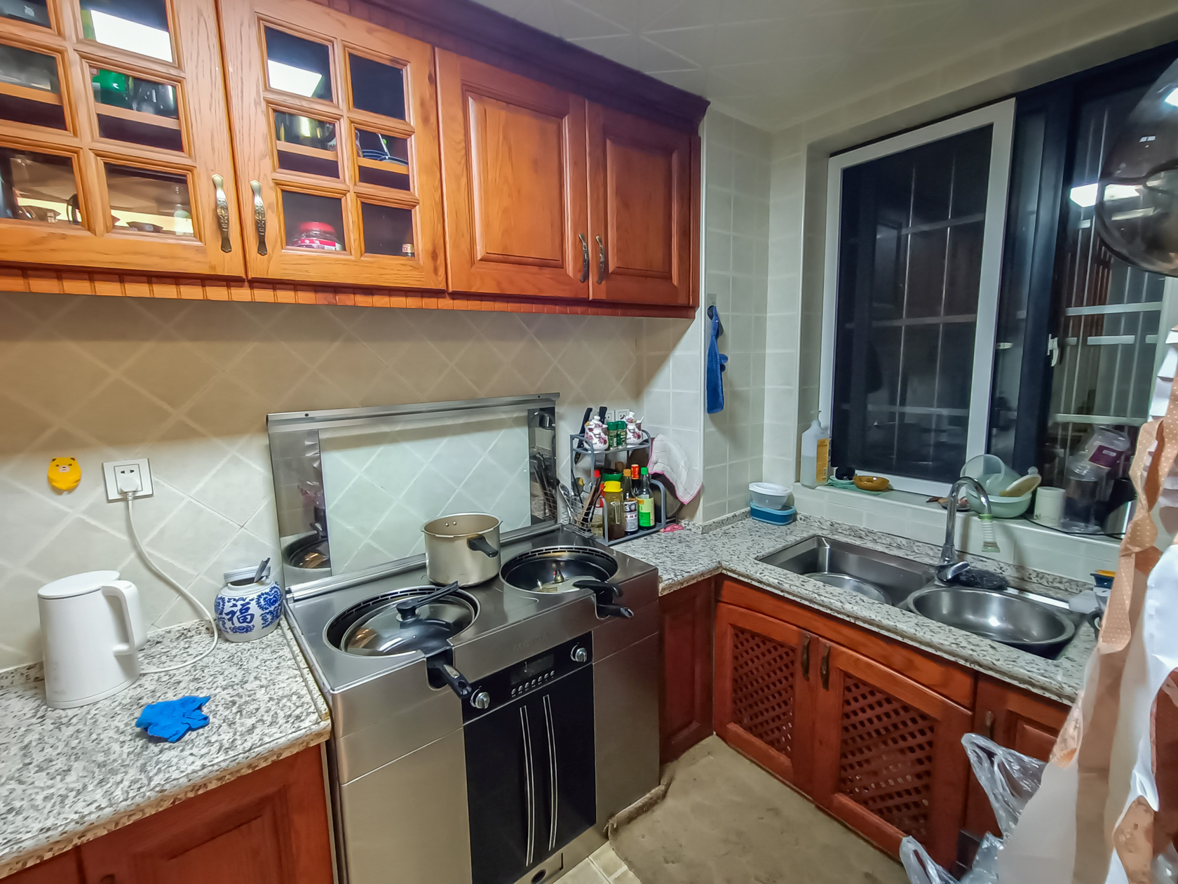 尚都花园城  4室2厅2卫    89.8万厨房