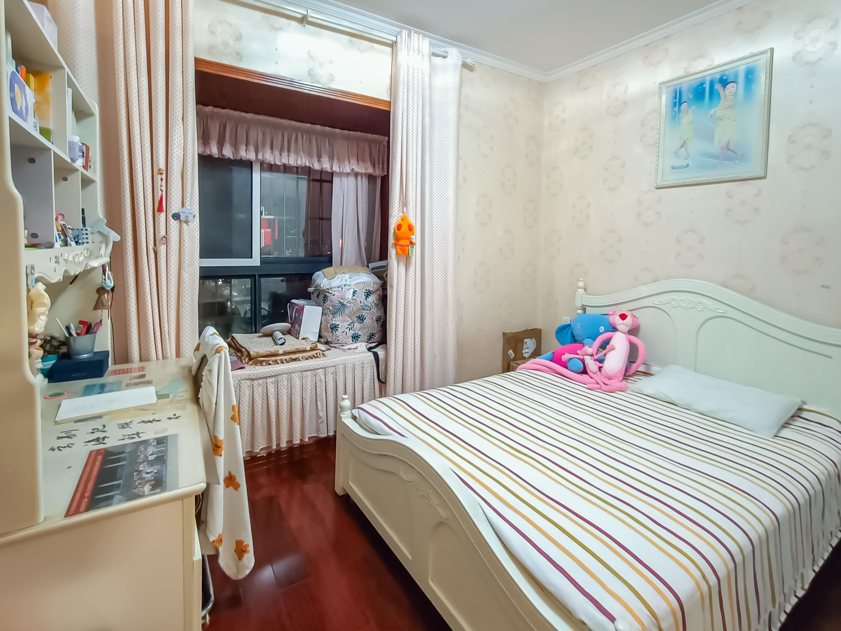 尚都花园城 4室2厅2卫 89.8万 尚都花园城 4室2厅2卫 89.8万卧室