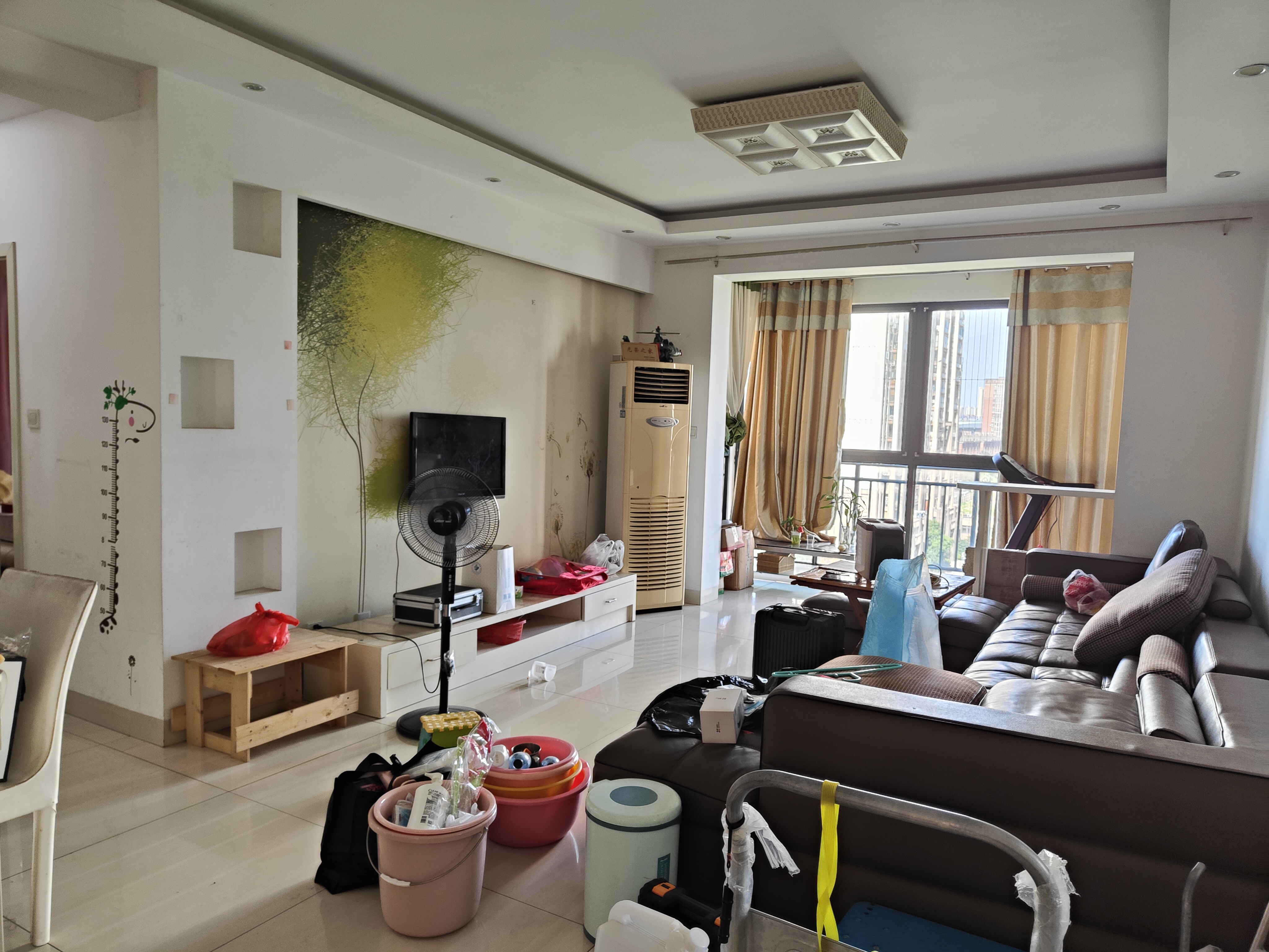 滨江花园 4室2厅2卫 65.0万 滨江花园 4室2厅2卫 65.0万室内图