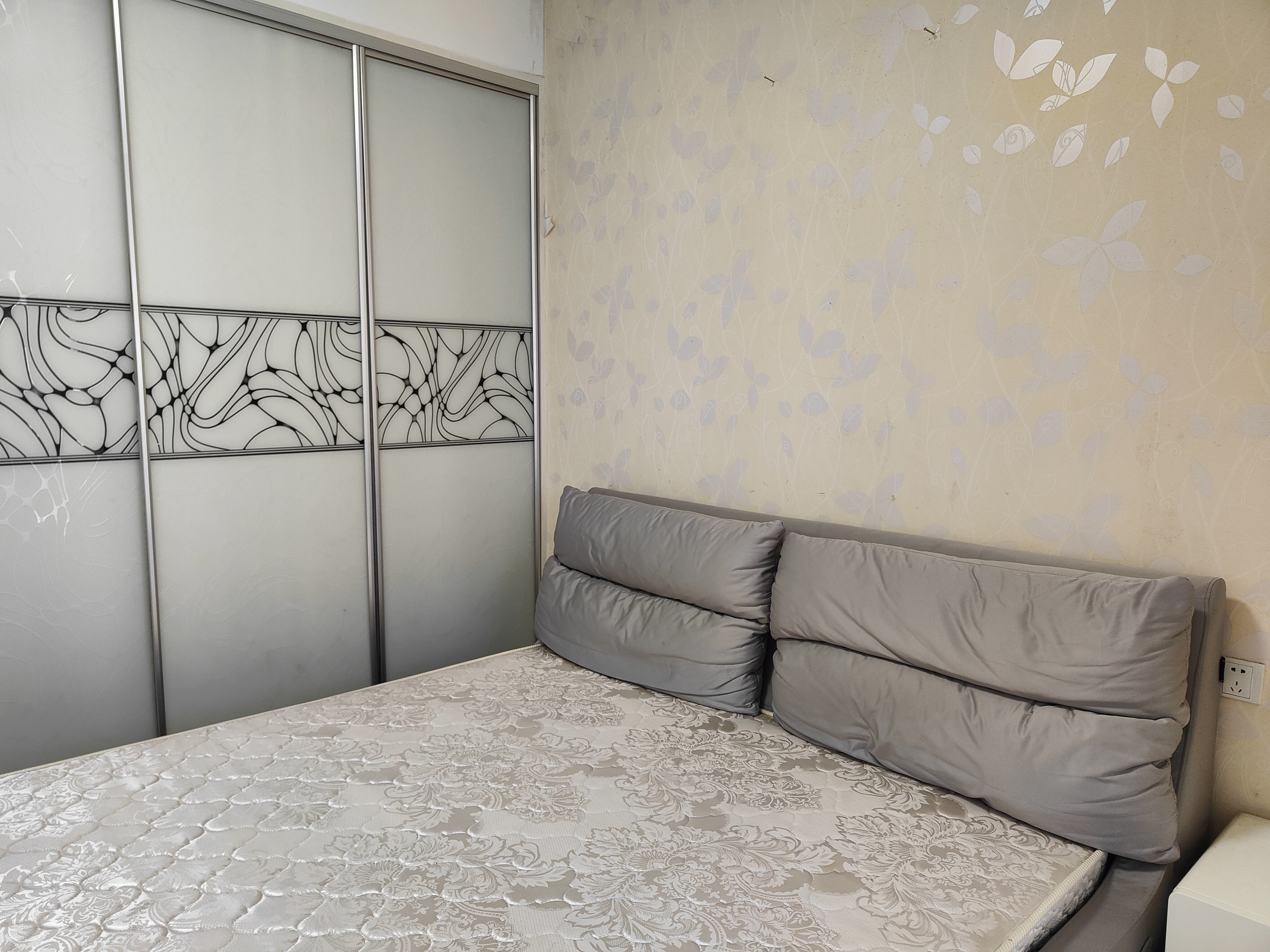 滨江花园 4室2厅2卫 65.0万 滨江花园 4室2厅2卫 65.0万室内图