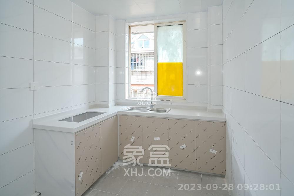 湘绣城  3室2厅1卫   1600.00元/月室内图