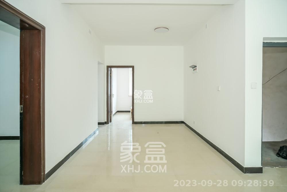 湘绣城  3室2厅1卫   1600.00元/月室内图