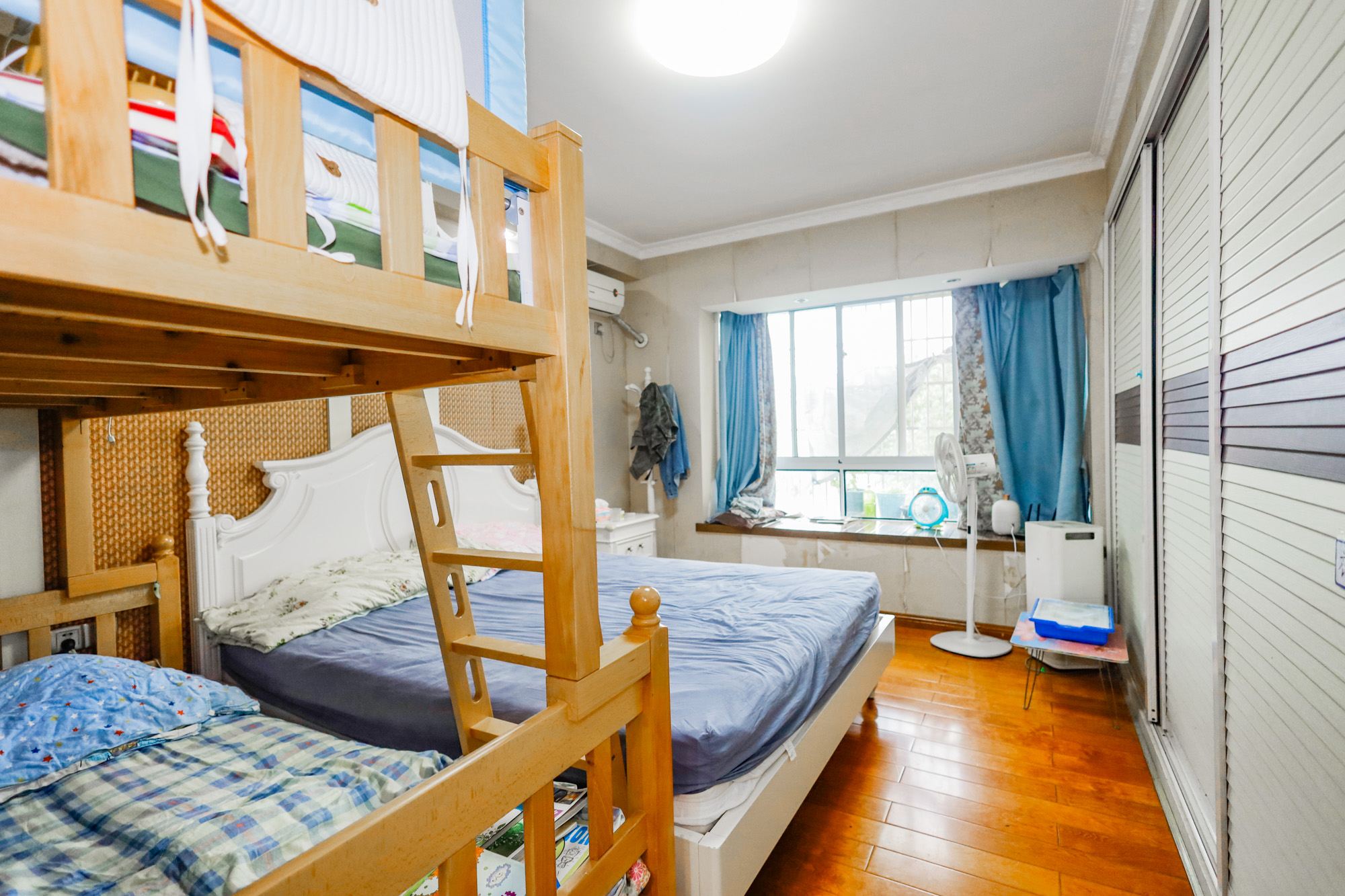 中建桂苑  3室2厅2卫   120.00万卧室