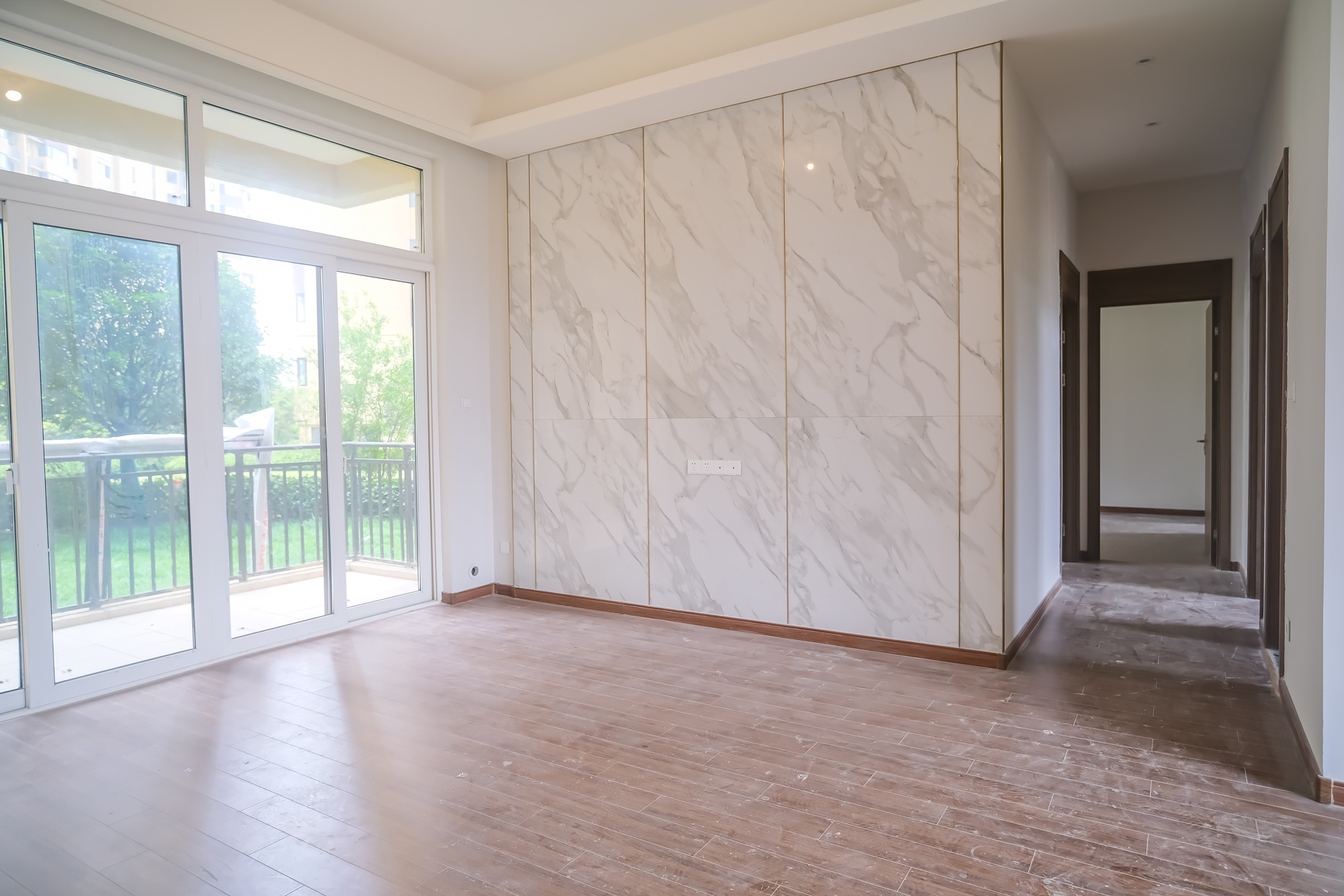 保利香槟国际 4室2厅2卫 99.8万 保利香槟国际 4室2厅2卫 99.8万客厅