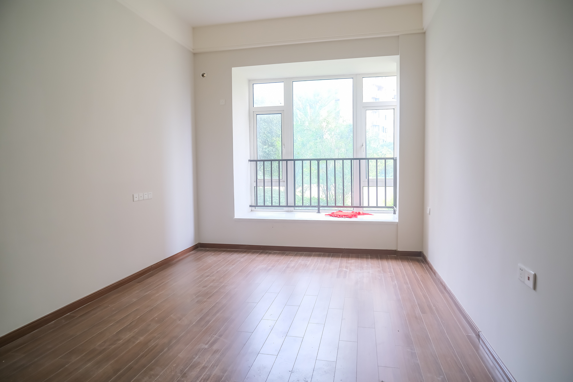 保利香槟国际 4室2厅2卫 99.8万 保利香槟国际 4室2厅2卫 99.8万卧室