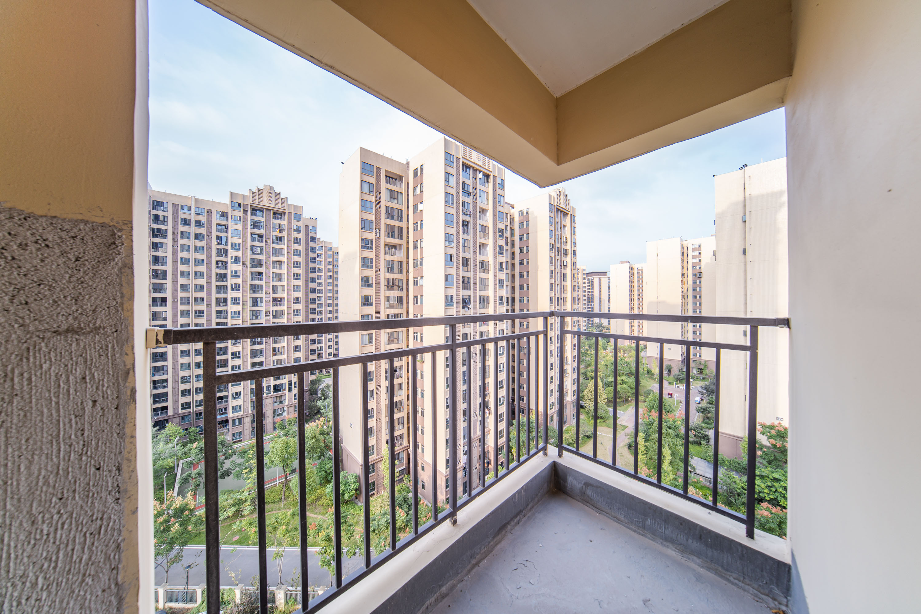 蓝光雍锦半岛 4室2厅1卫 138.0万 蓝光雍锦半岛 4室2厅1卫 138.0万其他