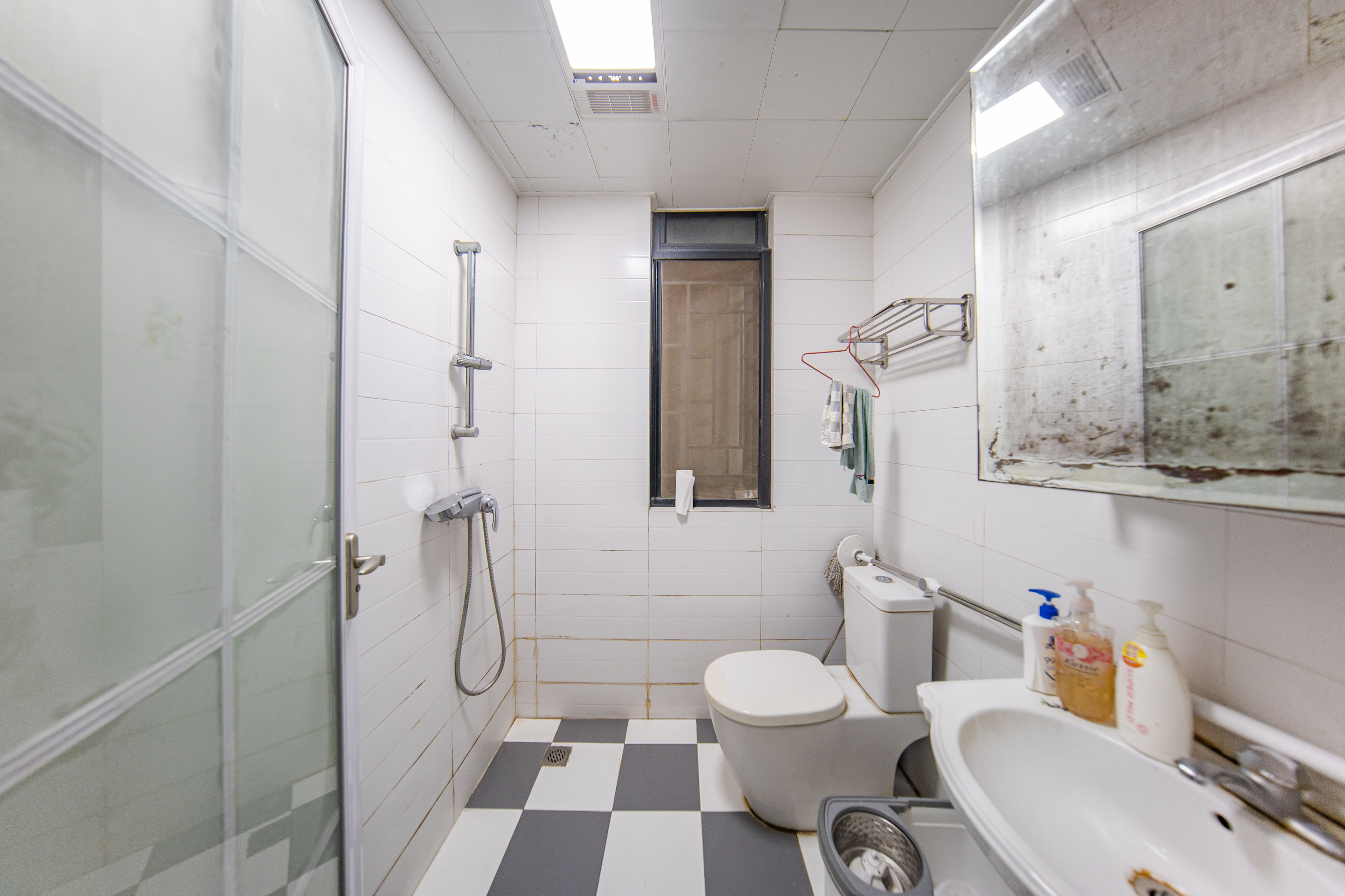 阳光100三期 3室2厅2卫 103.8万 阳光100三期 3室2厅2卫 103.8万卫生间