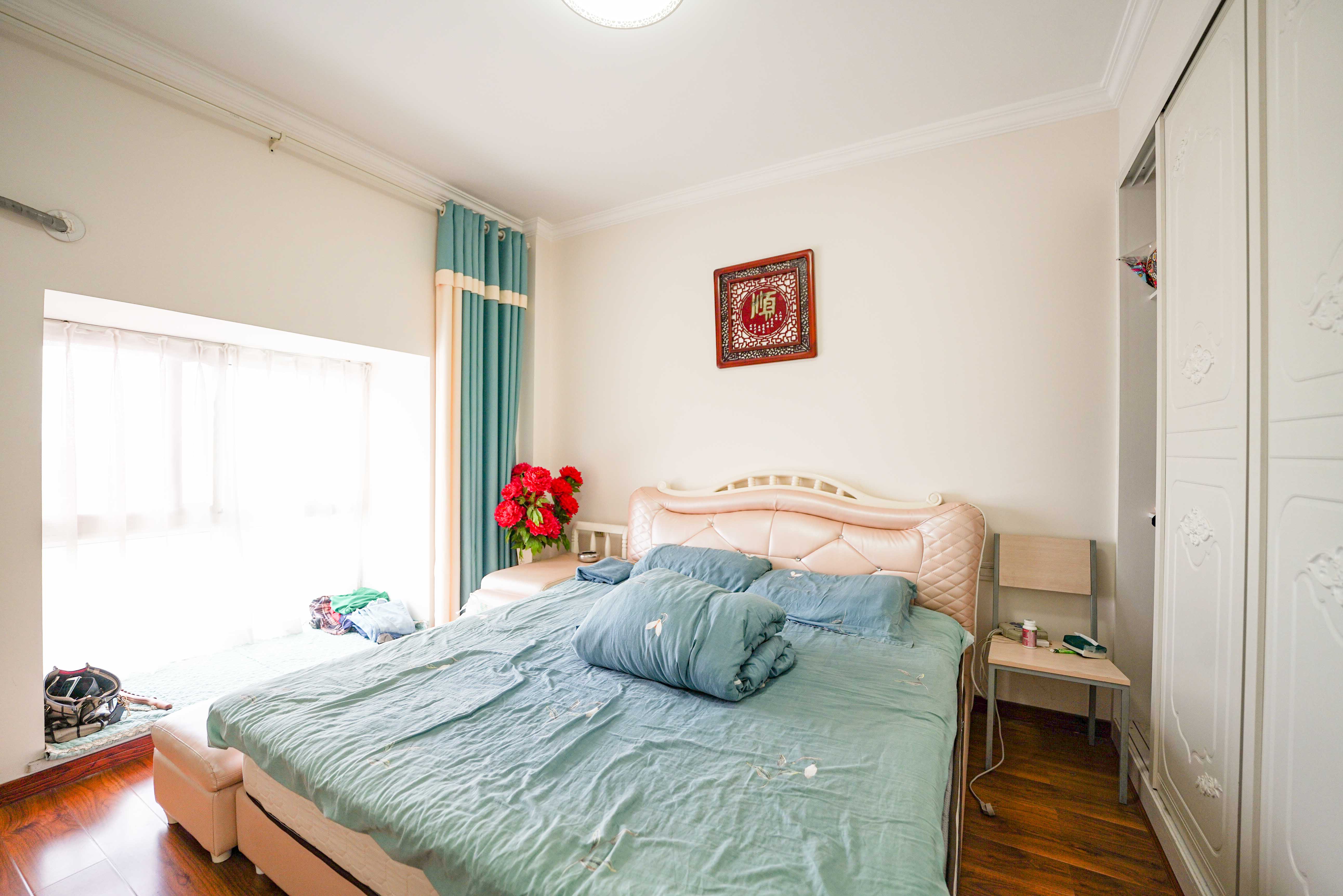 山水印象(愿景想山) 3室2厅2卫 77.8万 山水印象(愿景想山) 3室2厅2卫 77.8万卧室