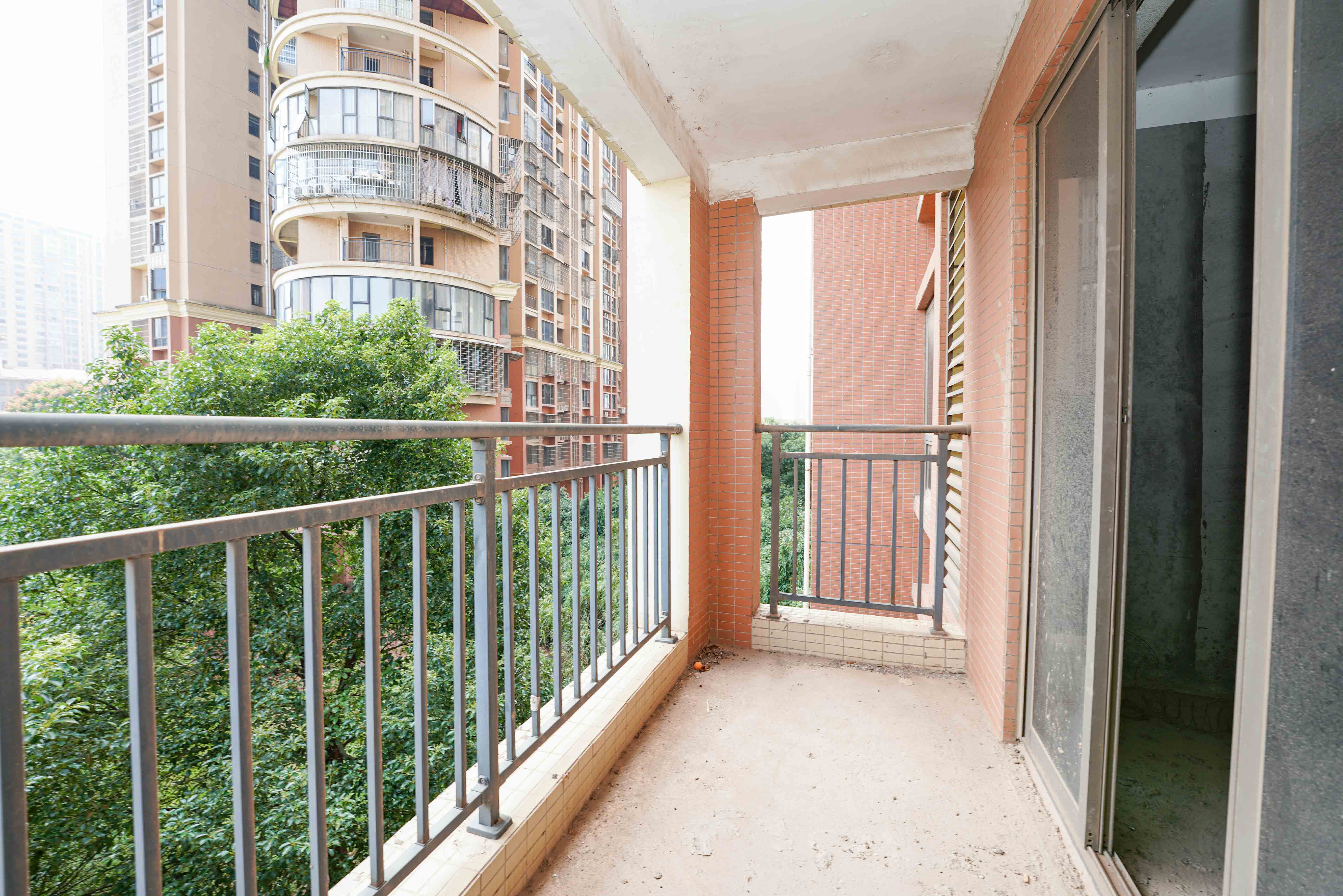 幸福庄园 3室2厅2卫 52.8万 幸福庄园 3室2厅2卫 52.8万阳台