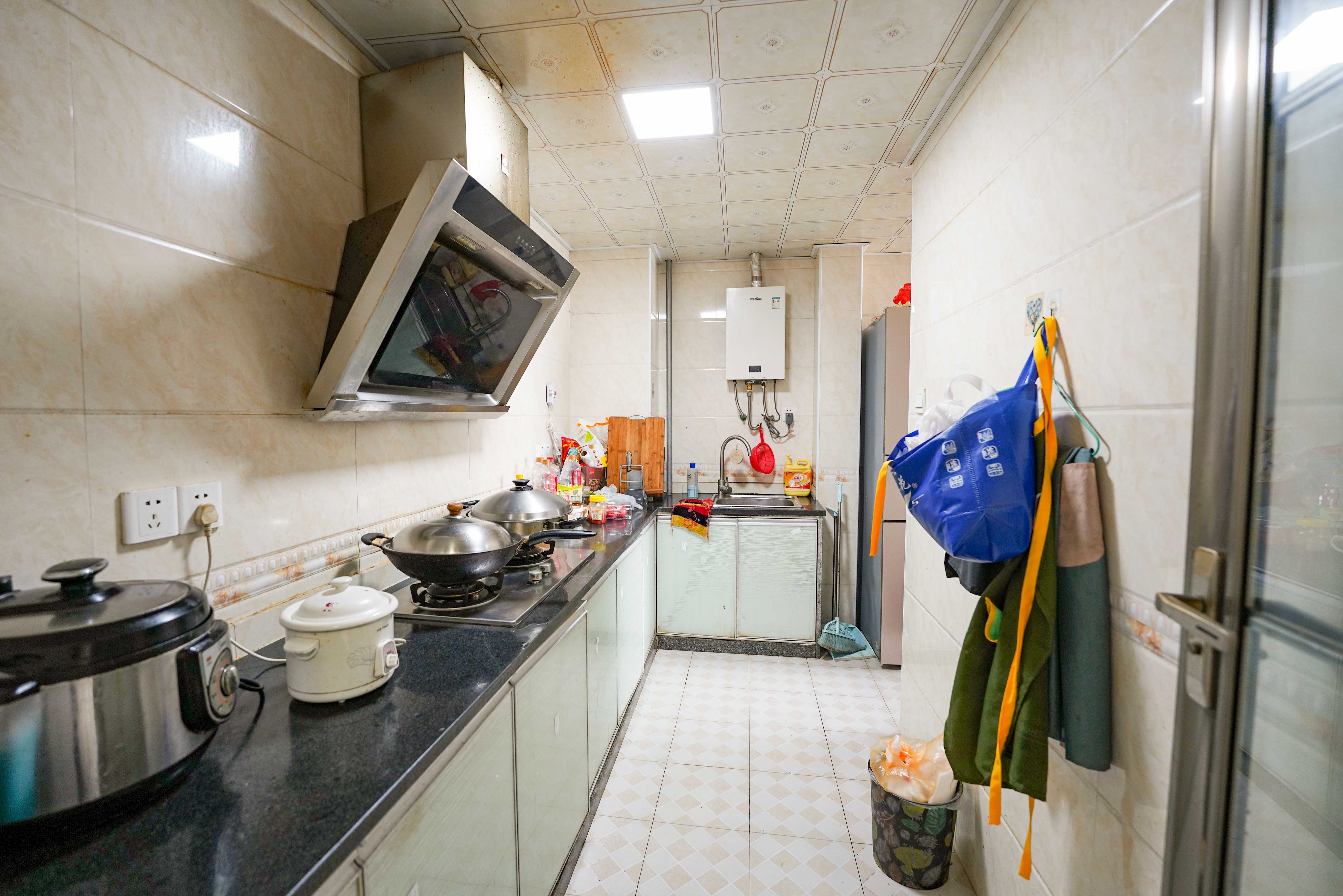 鑫天格林香山  3室2厅1卫    48.8万 鑫天格林香山  3室2厅1卫    48.8万厨房